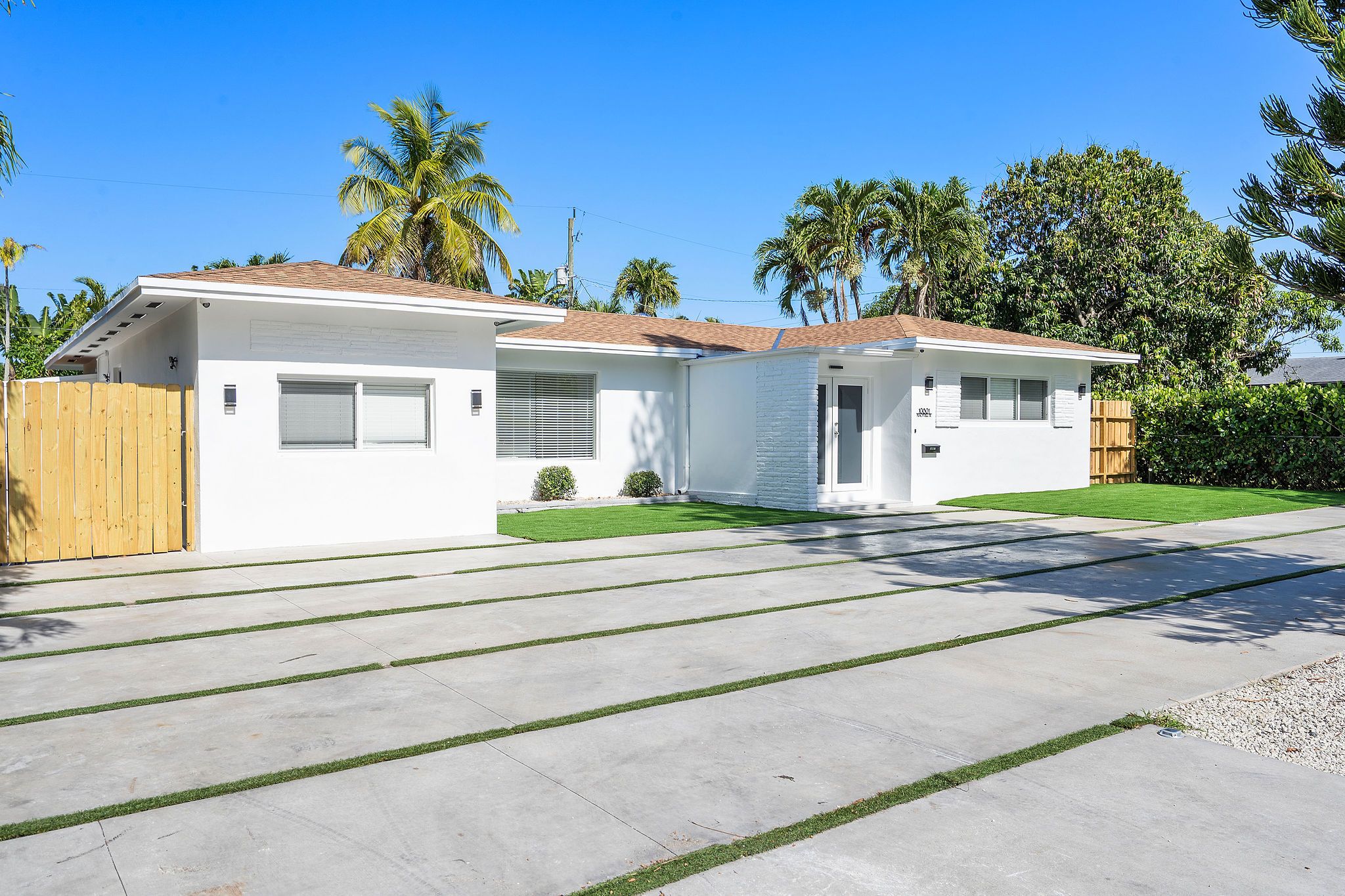 10801 Peachtree Drive Miami FL 33161