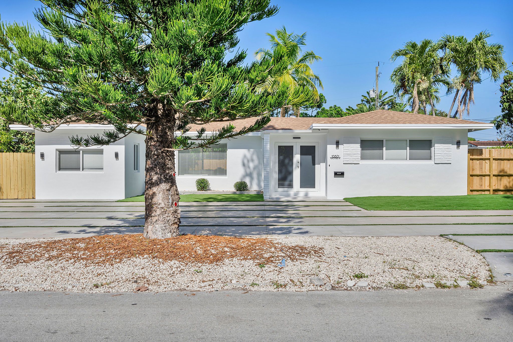 10801 Peachtree Drive Miami FL 33161