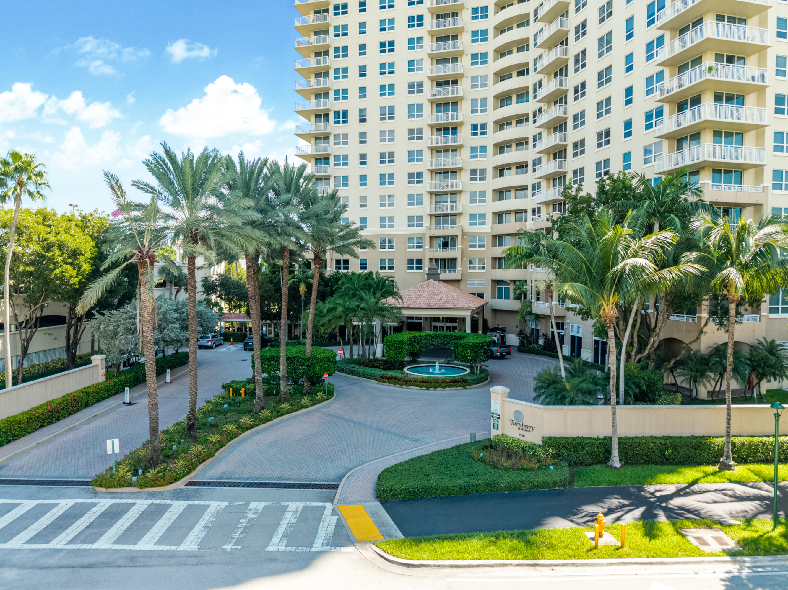 19501 W Country Club Drive Aventura FL 33180