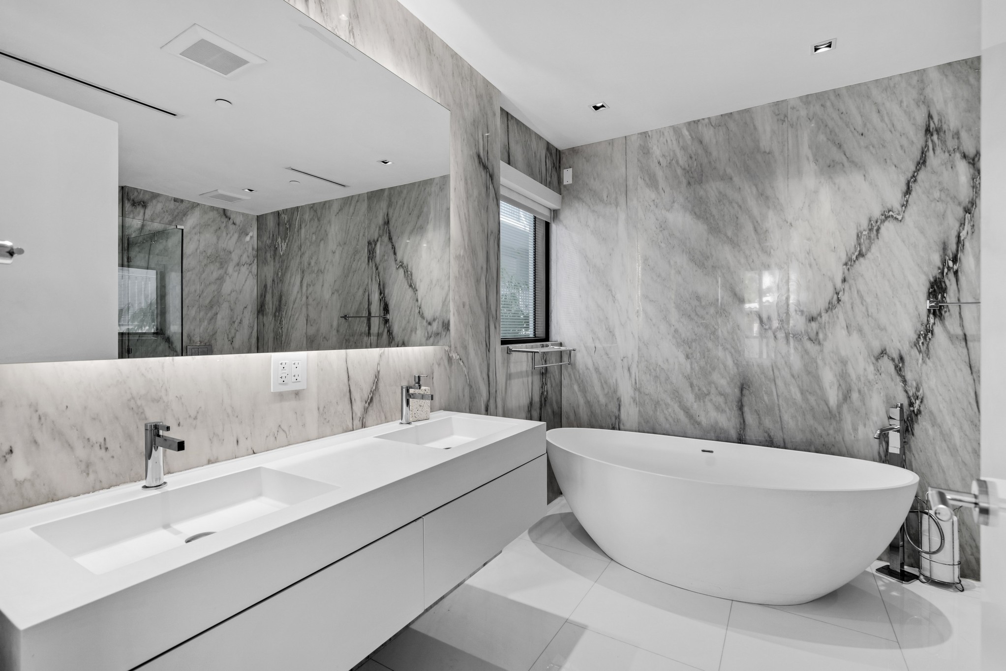 350 Meridian Avenue Miami Beach FL 33139