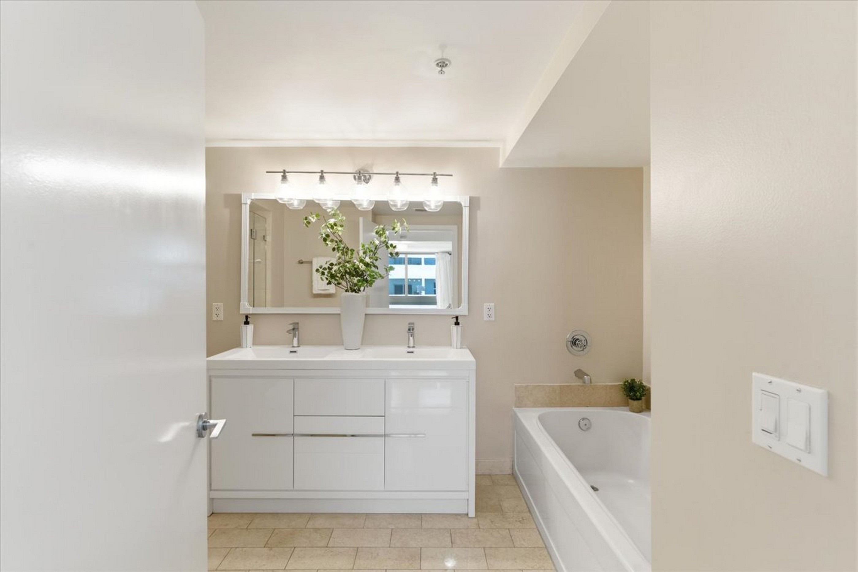 1111 SW 1st Avenue Miami FL 33130