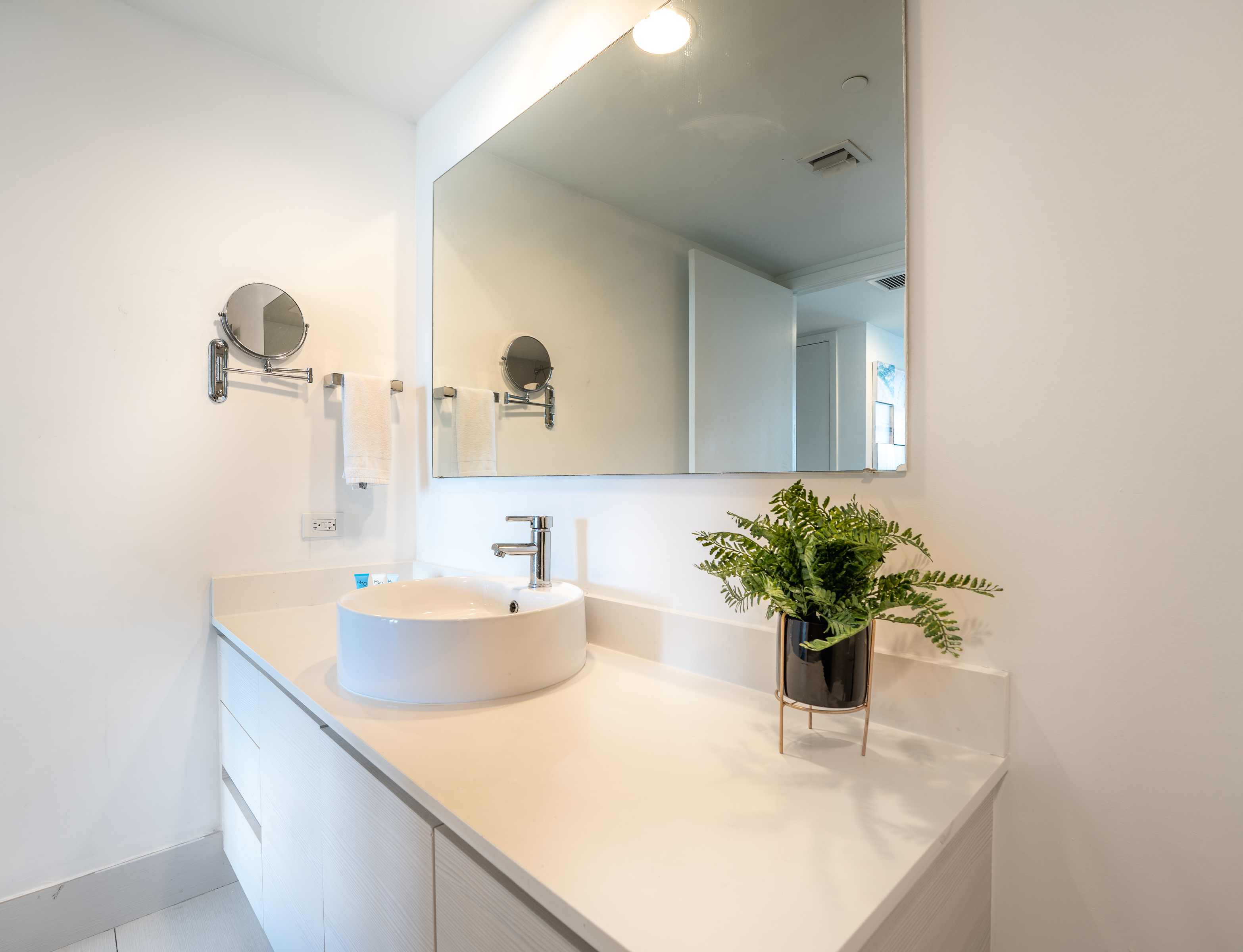 2602 E Hallandale Beach Boulevard Hallandale Beach FL 33009