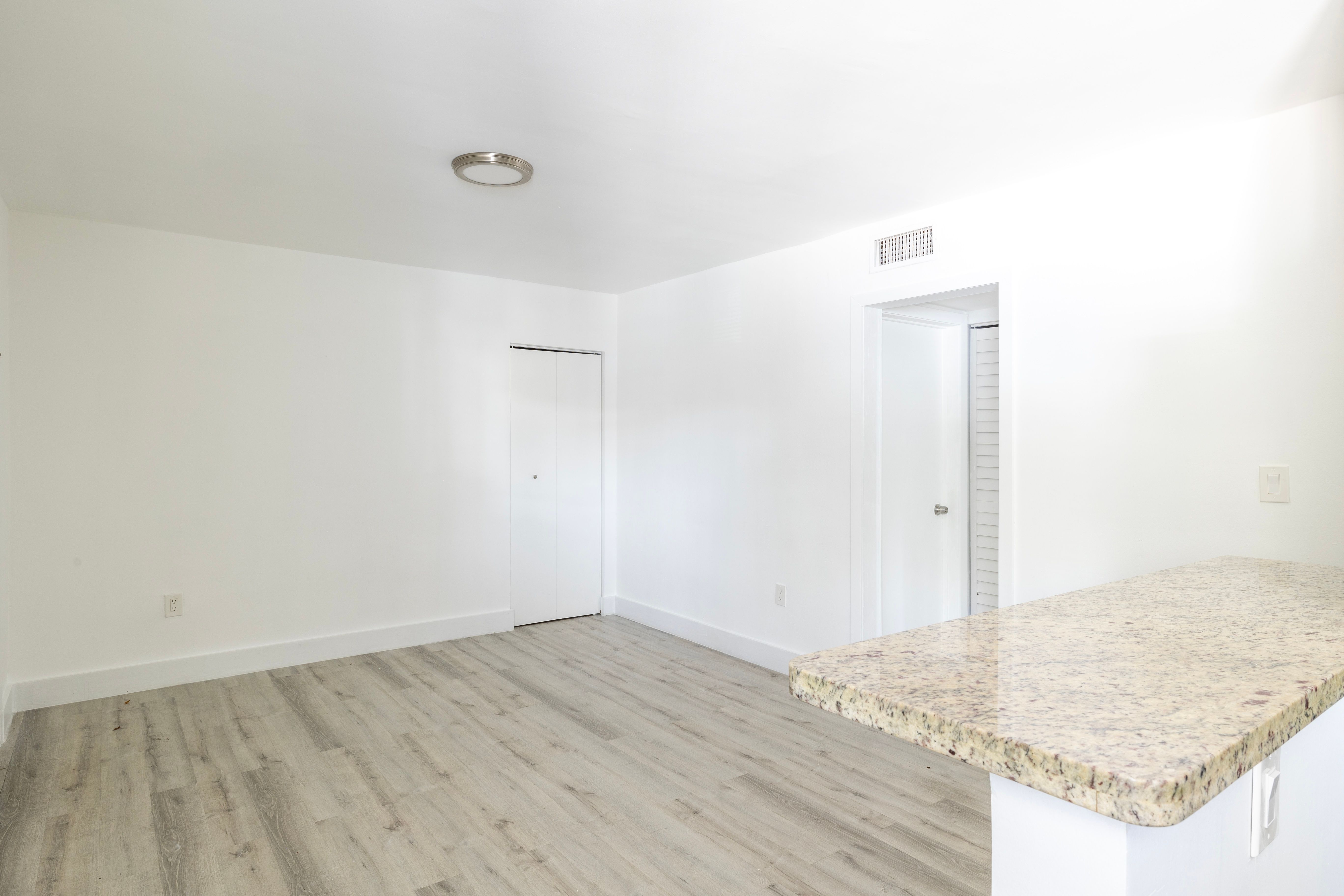 1091 SW 4th Street Miami FL 33130