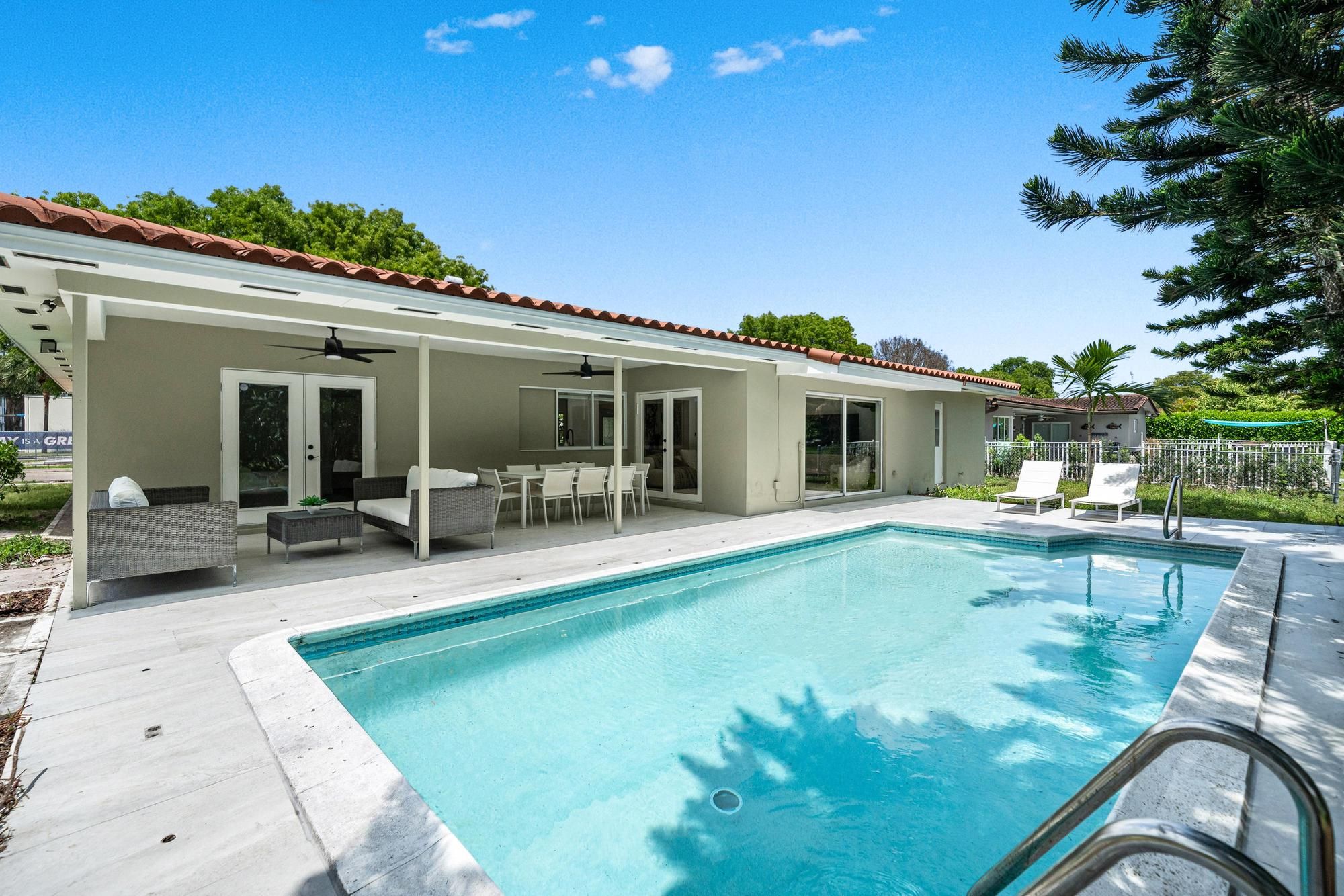 6750 White Oak Drive Miami Lakes FL 33014