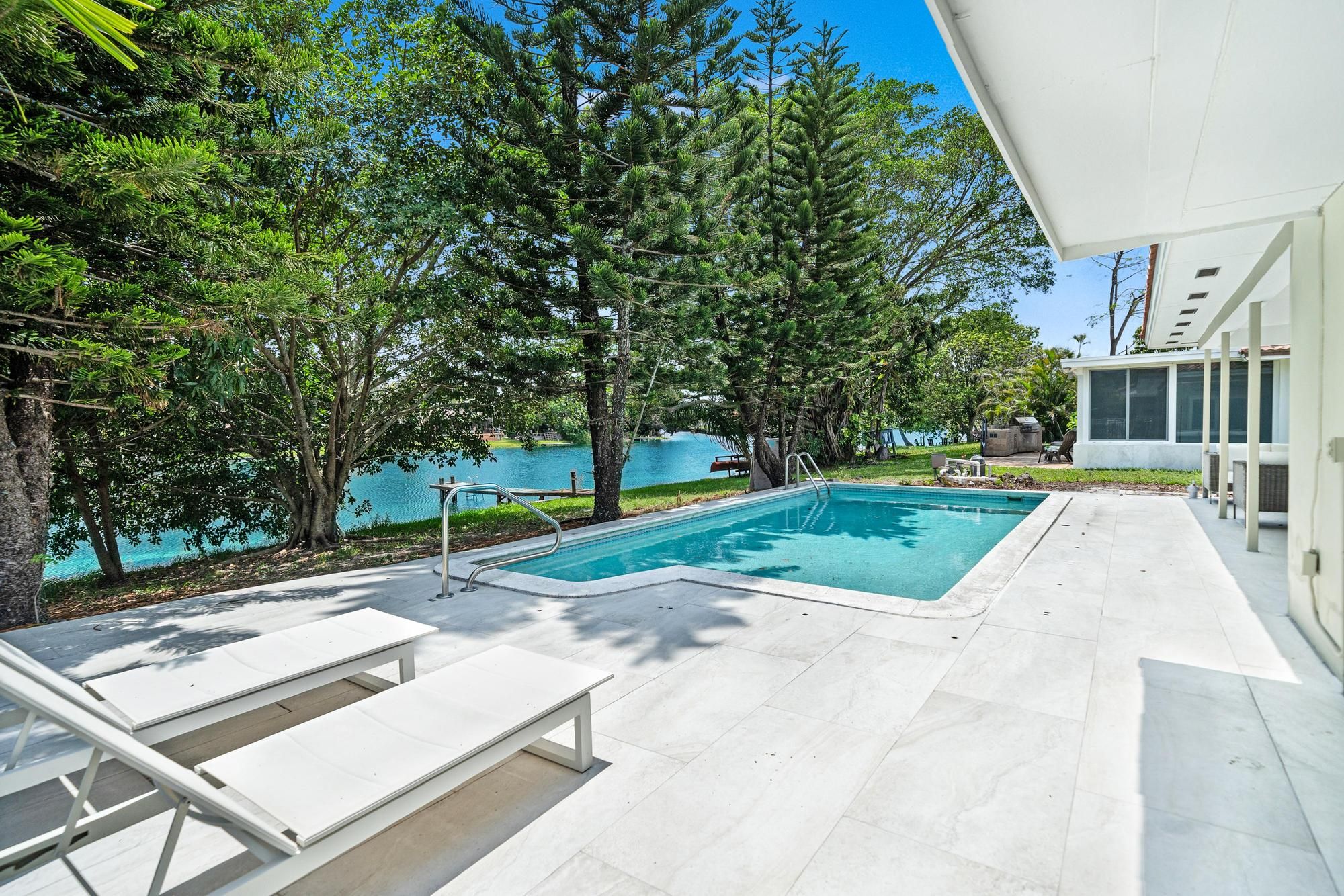6750 White Oak Drive Miami Lakes FL 33014