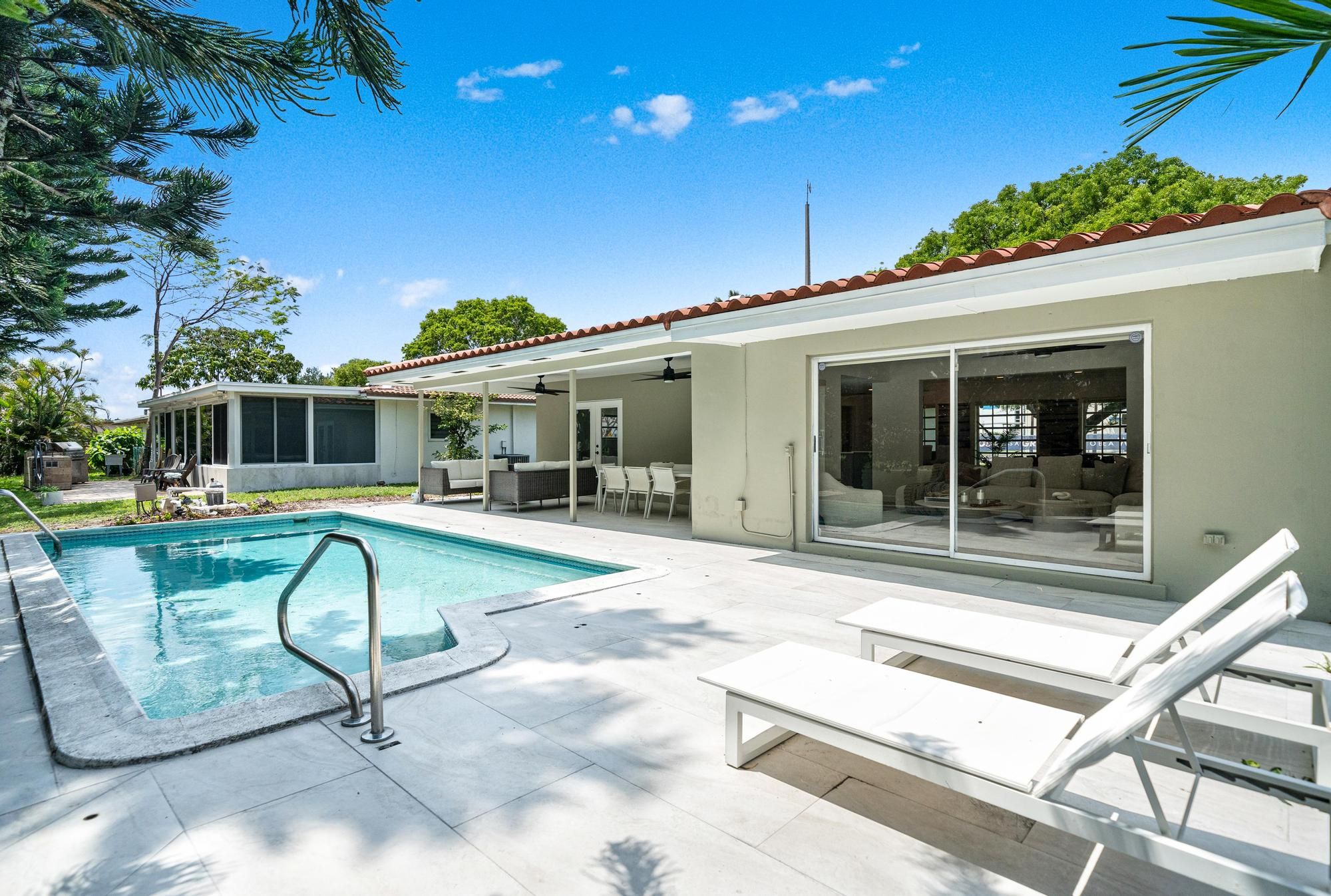 6750 White Oak Drive Miami Lakes FL 33014