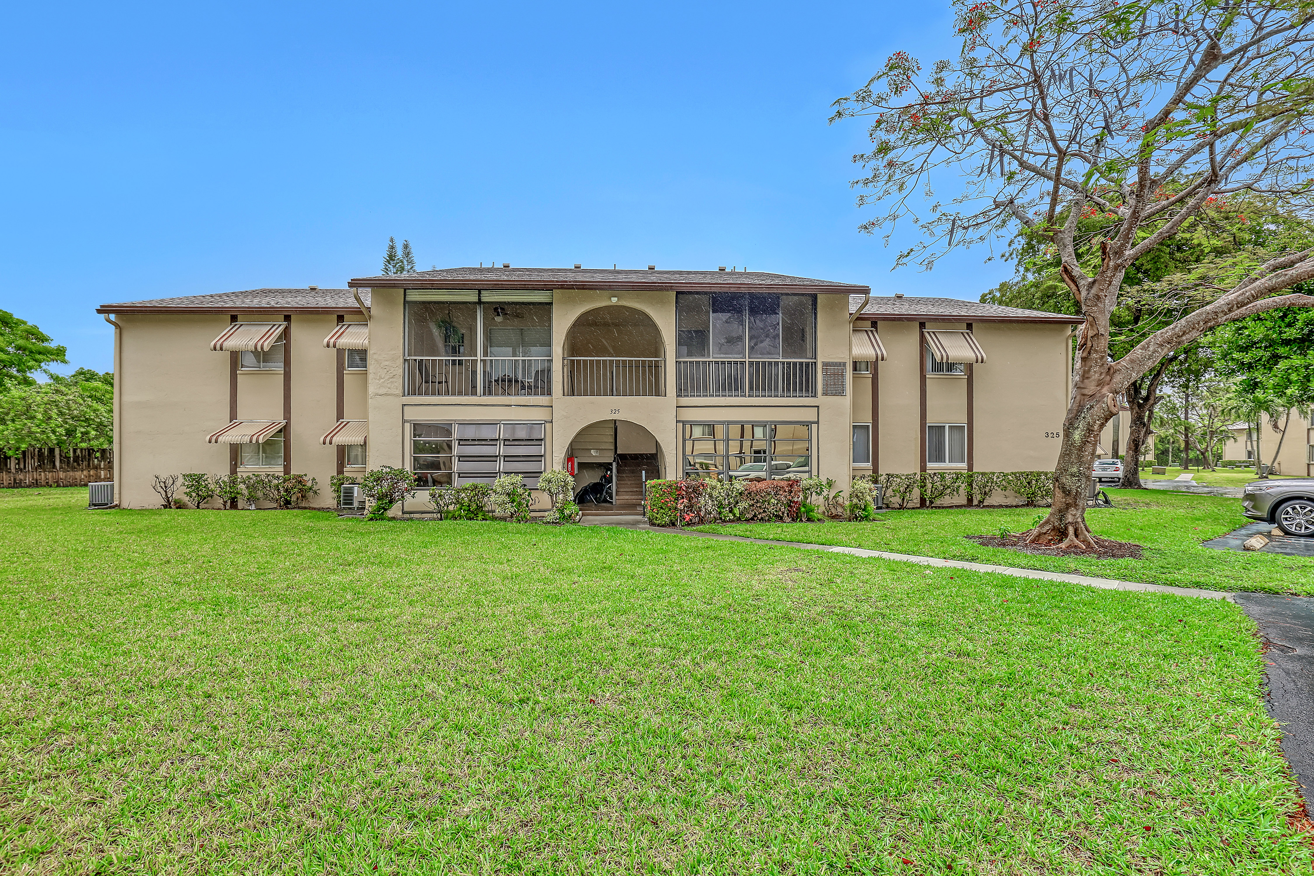 325 Pine Ridge Circle Green Acres FL 33463