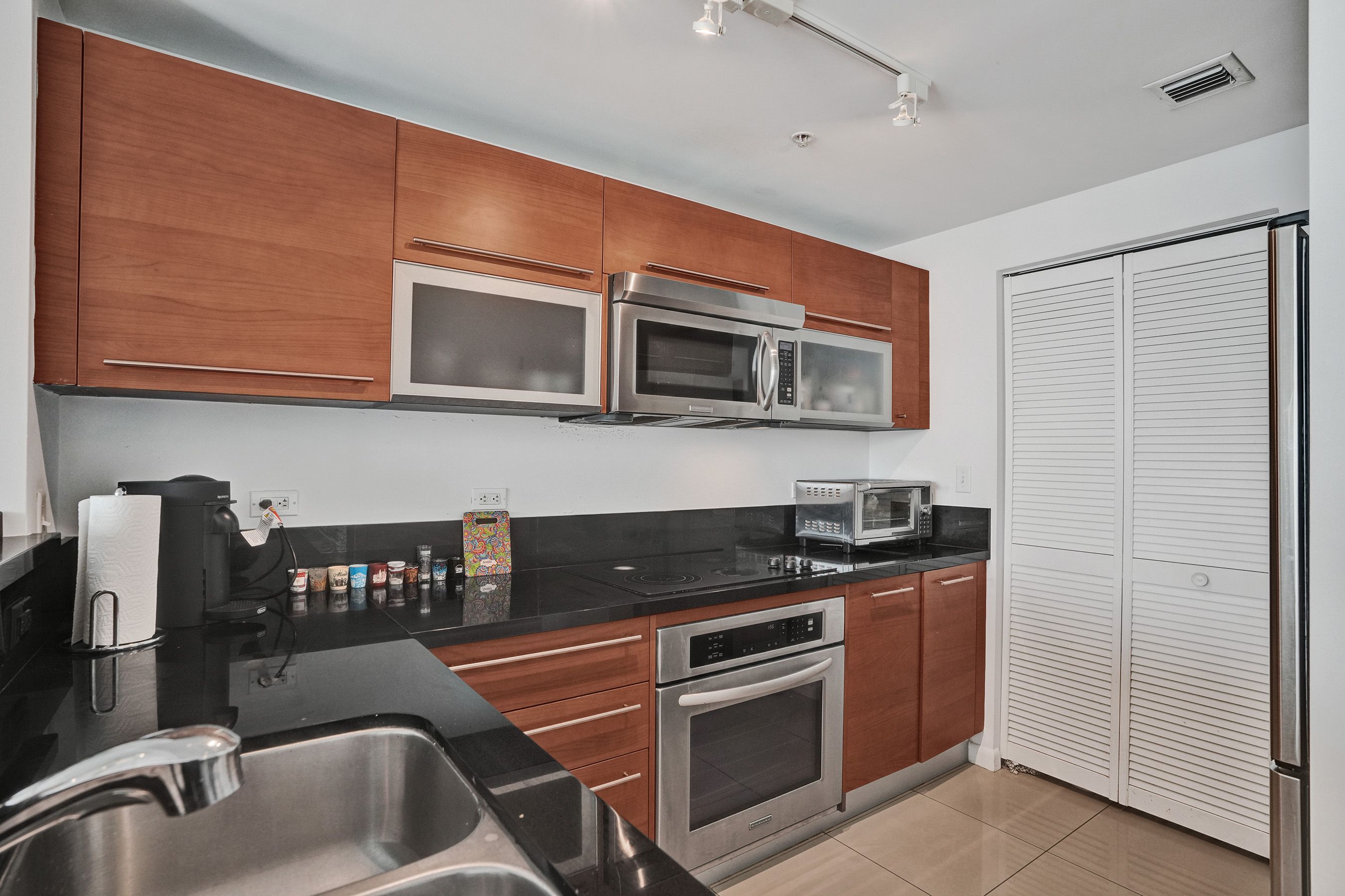 253 NE 2nd Street Miami FL 33132