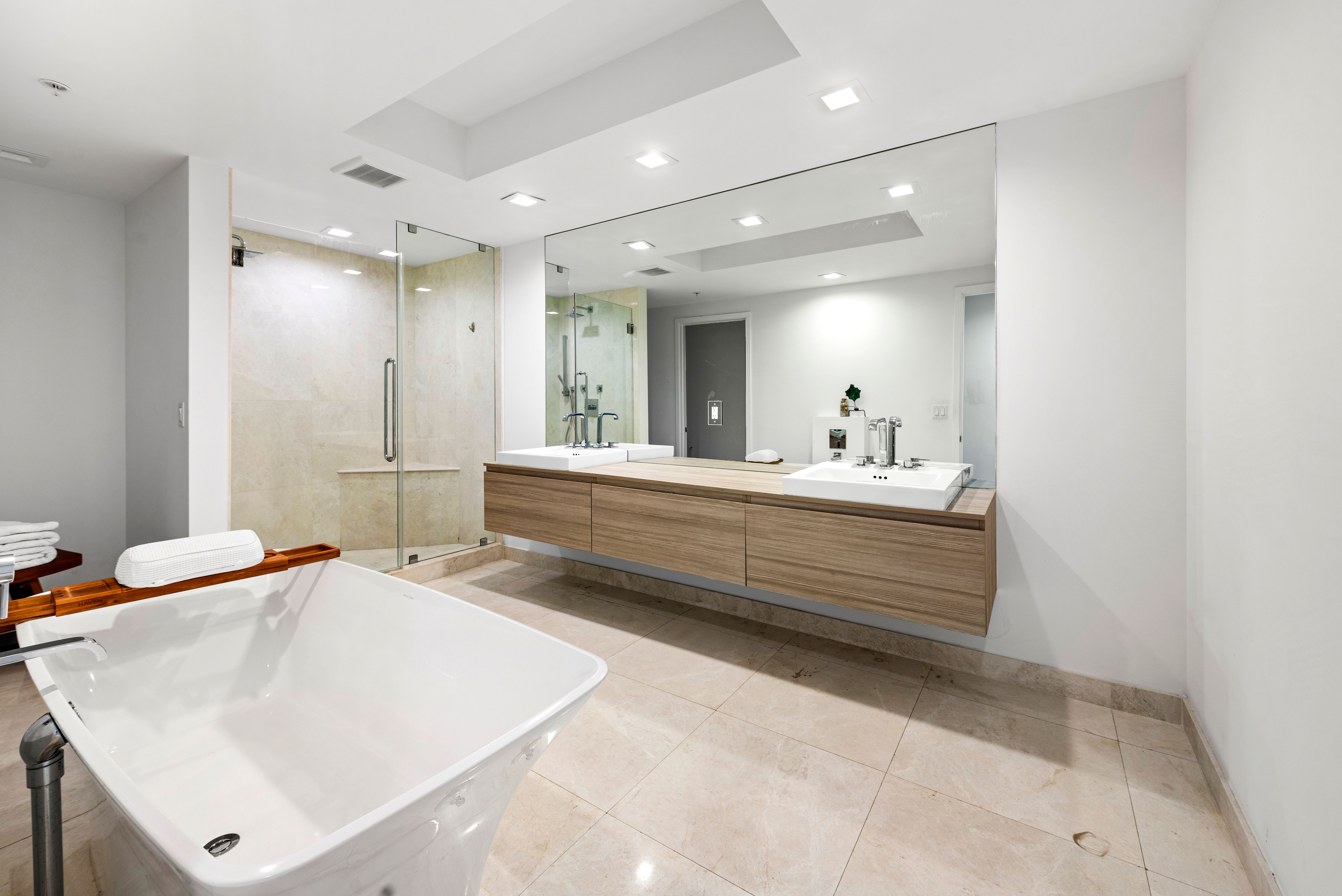 17111 Biscayne Boulevard North Miami Beach FL 33160