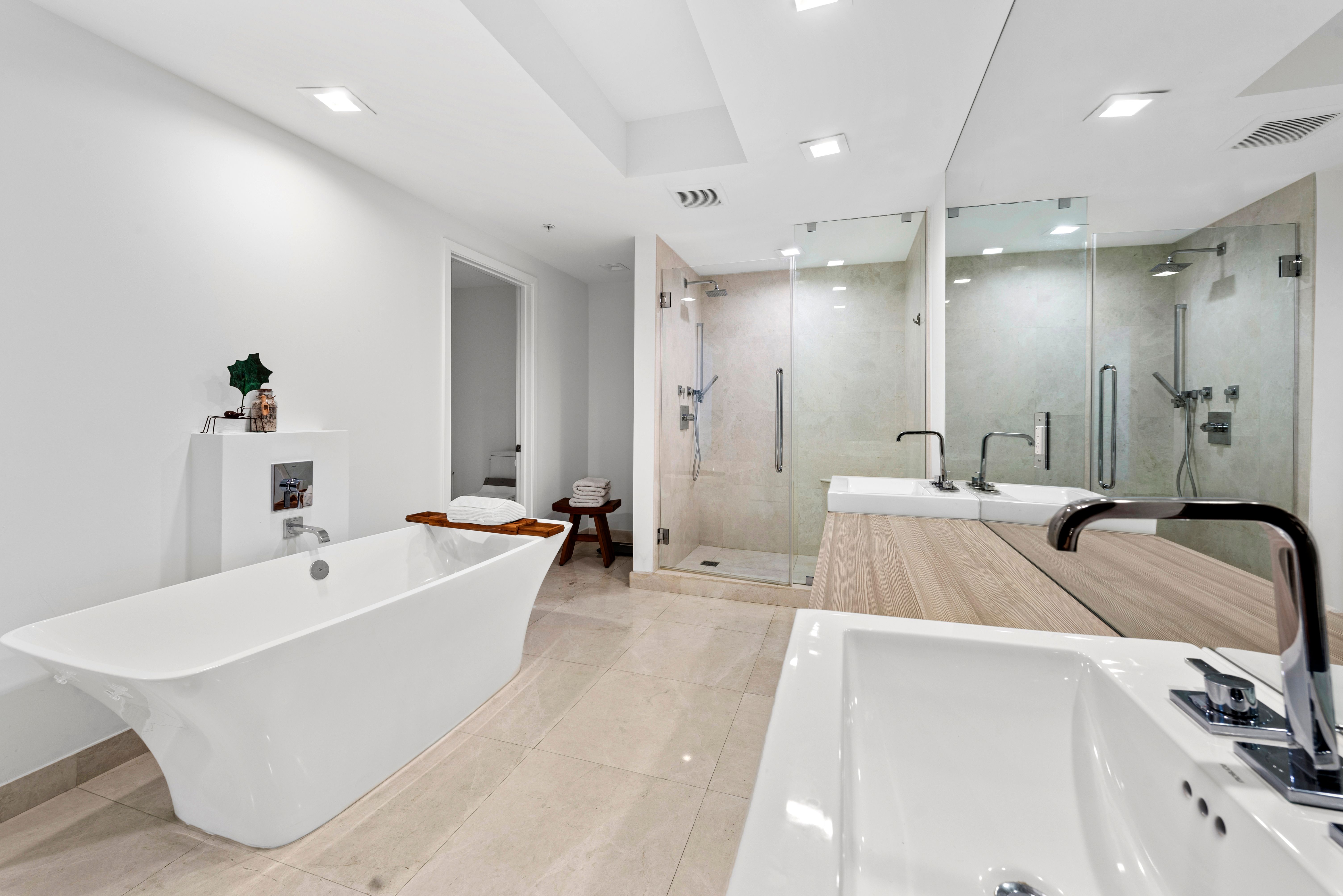 17111 Biscayne Boulevard North Miami Beach FL 33160