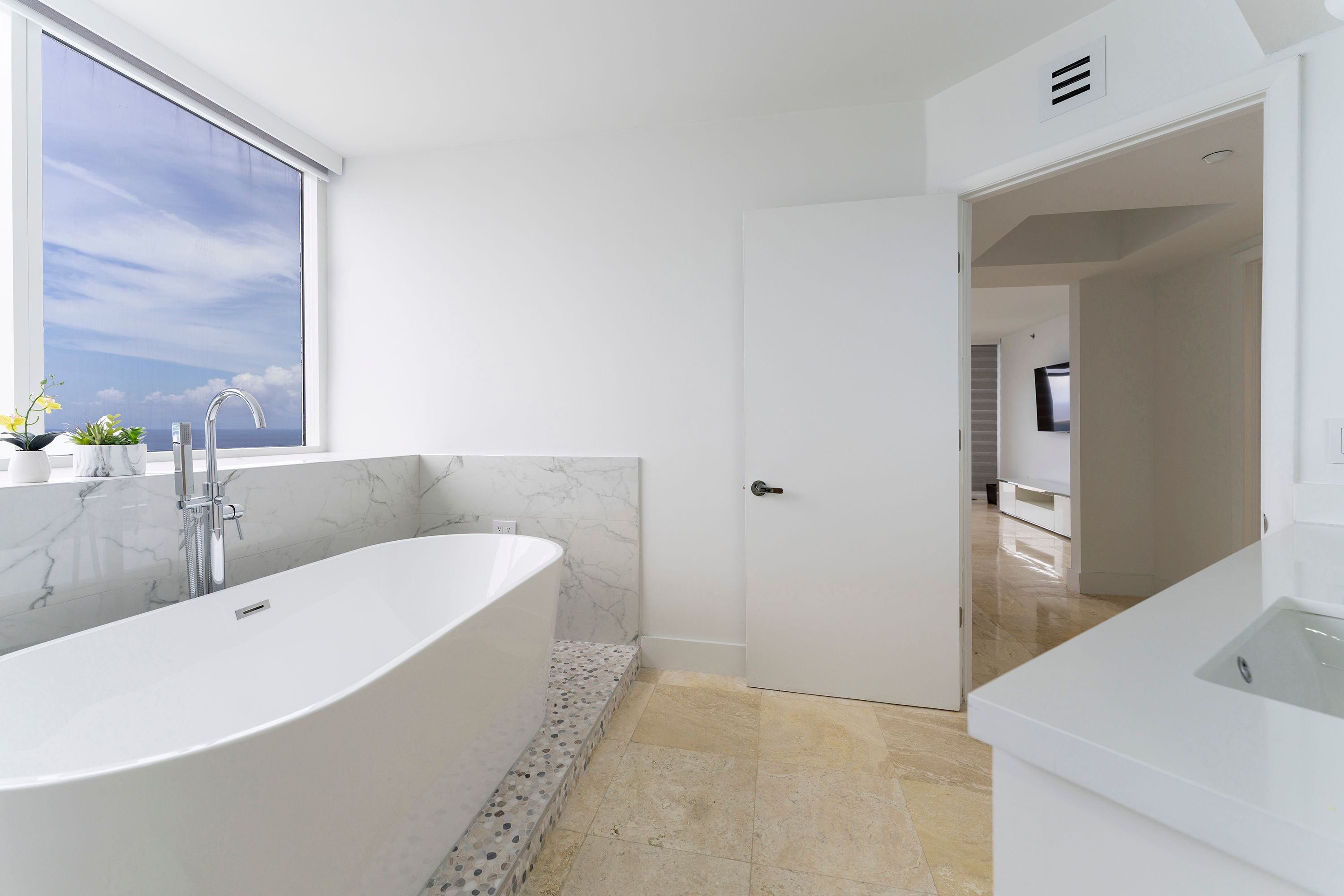 19111 Collins Avenue Sunny Isles Beach FL 33160