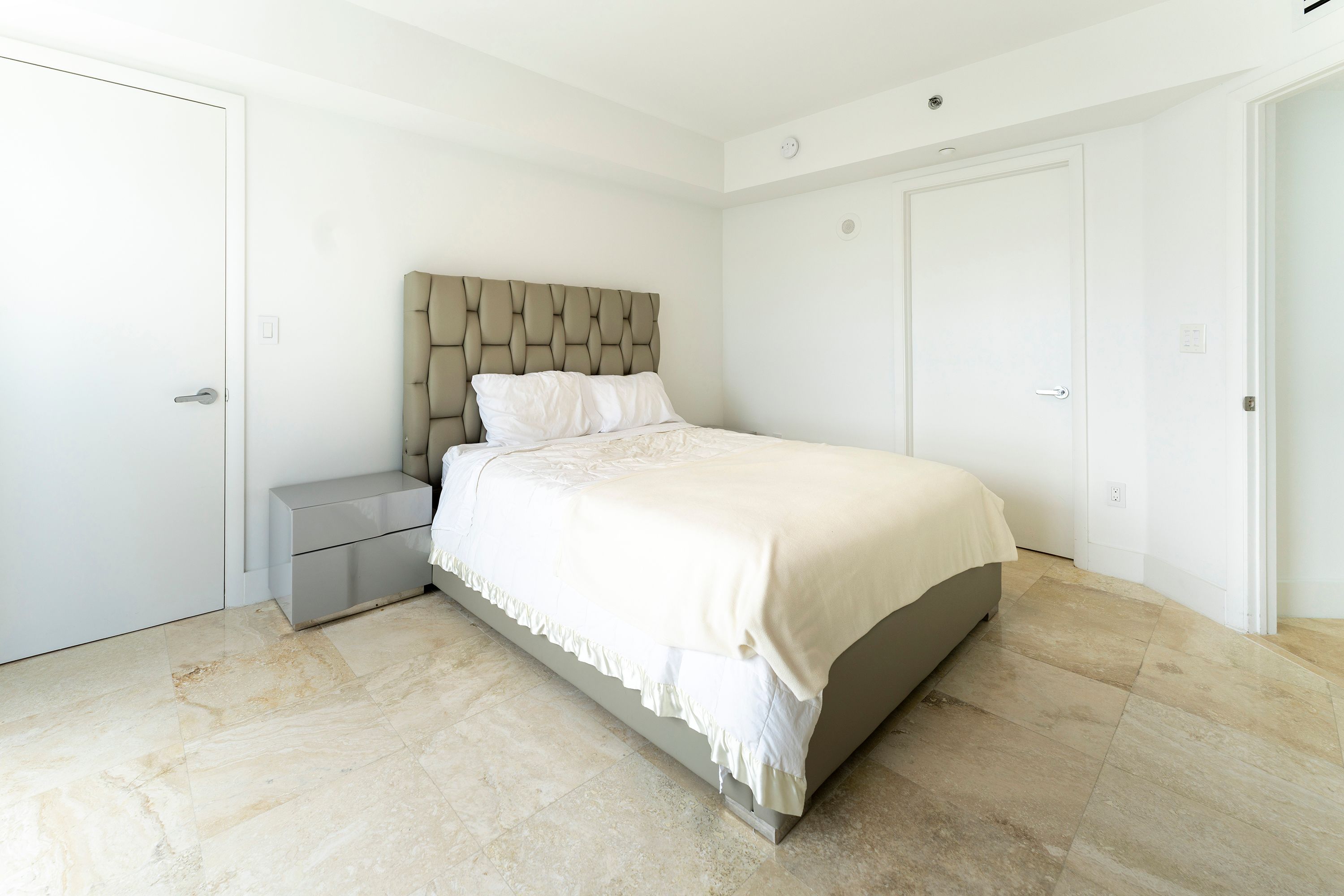 19111 Collins Avenue Sunny Isles Beach FL 33160