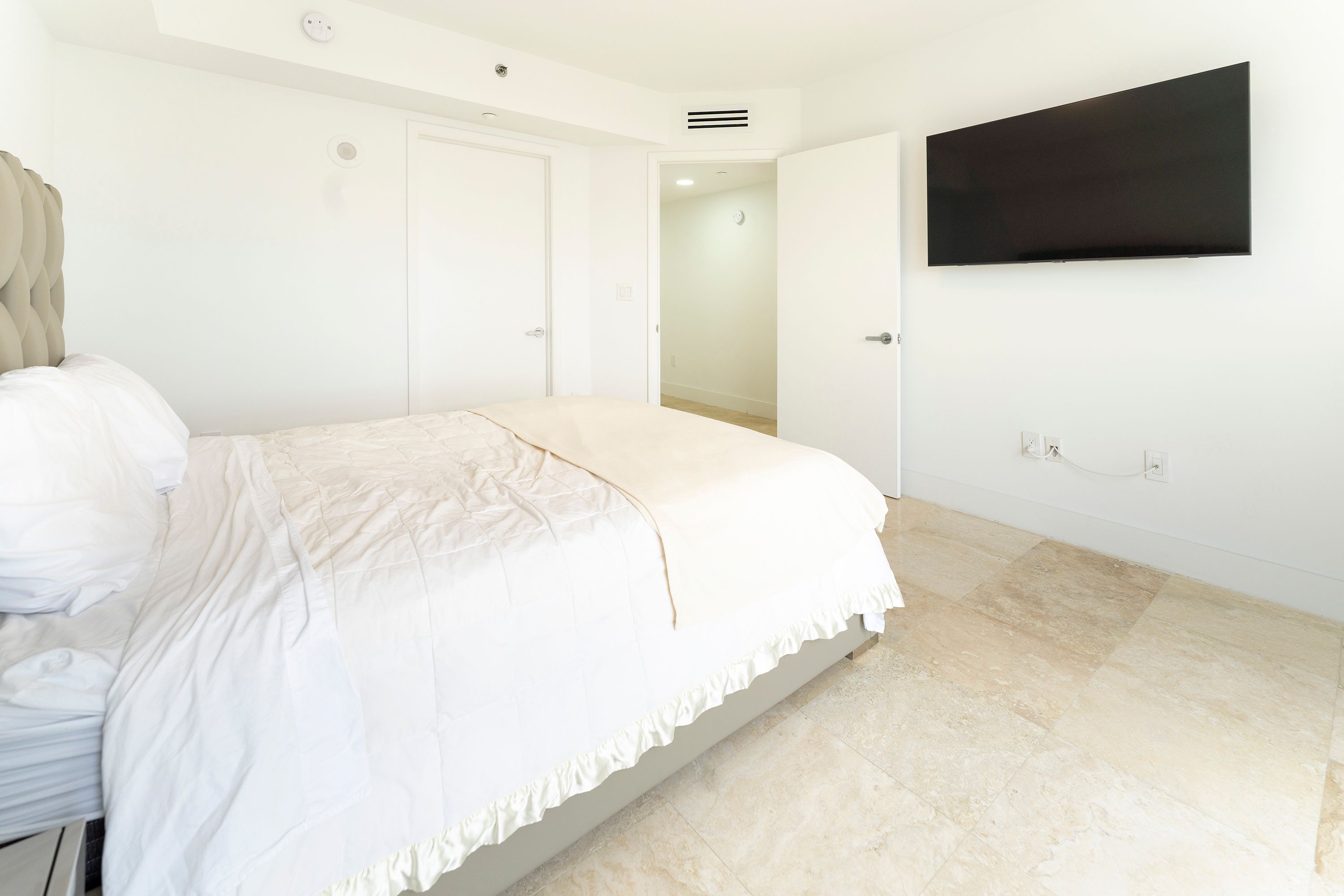 19111 Collins Avenue Sunny Isles Beach FL 33160
