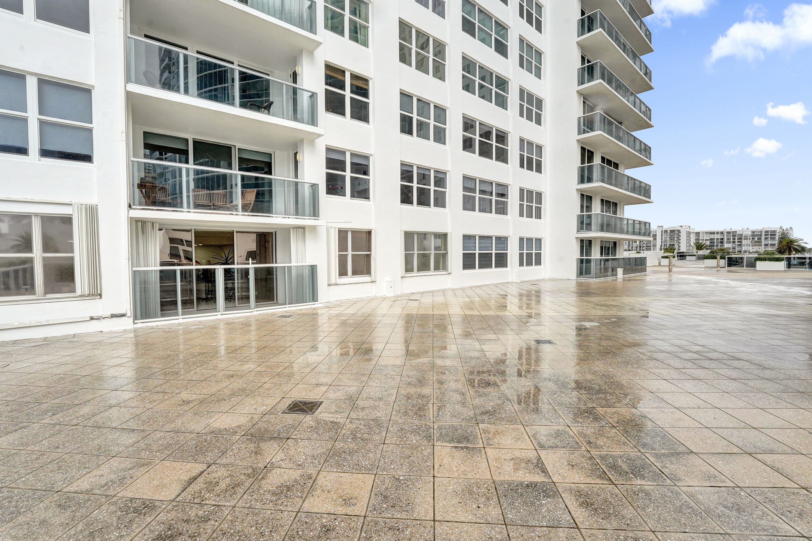 2751 S Ocean Drive Hollywood FL 33019