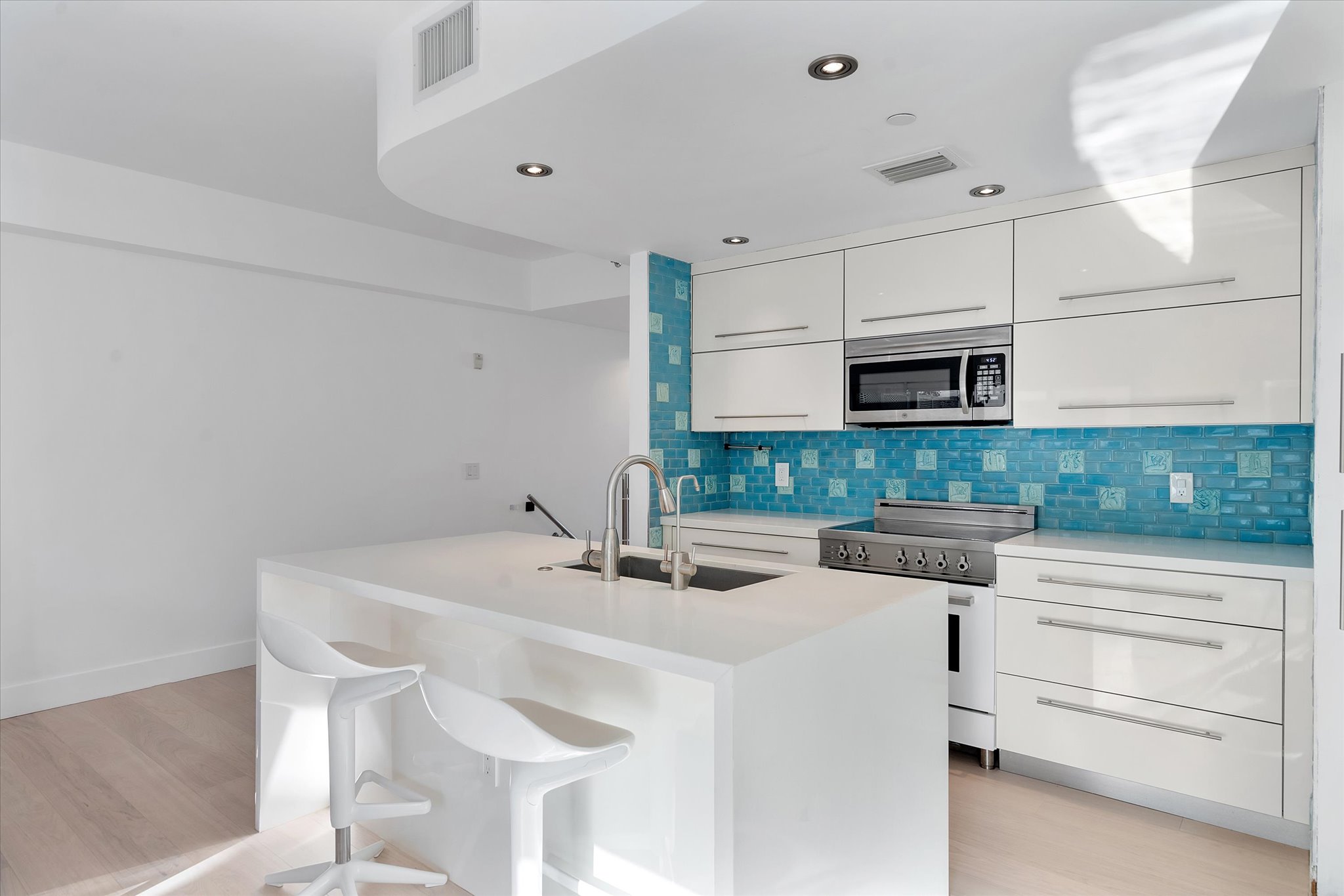 828 3rd Street Miami Beach FL 33139