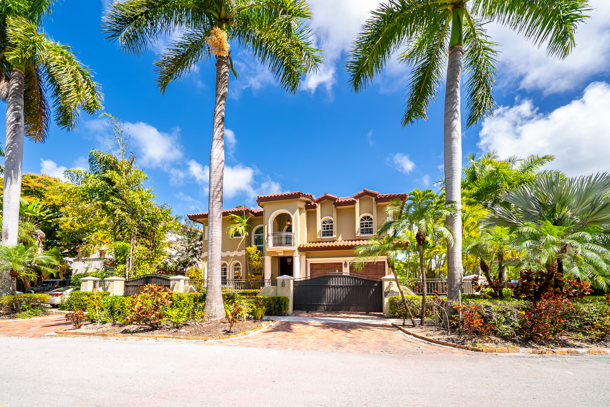 4501 N Bay Road Miami Beach FL 33140