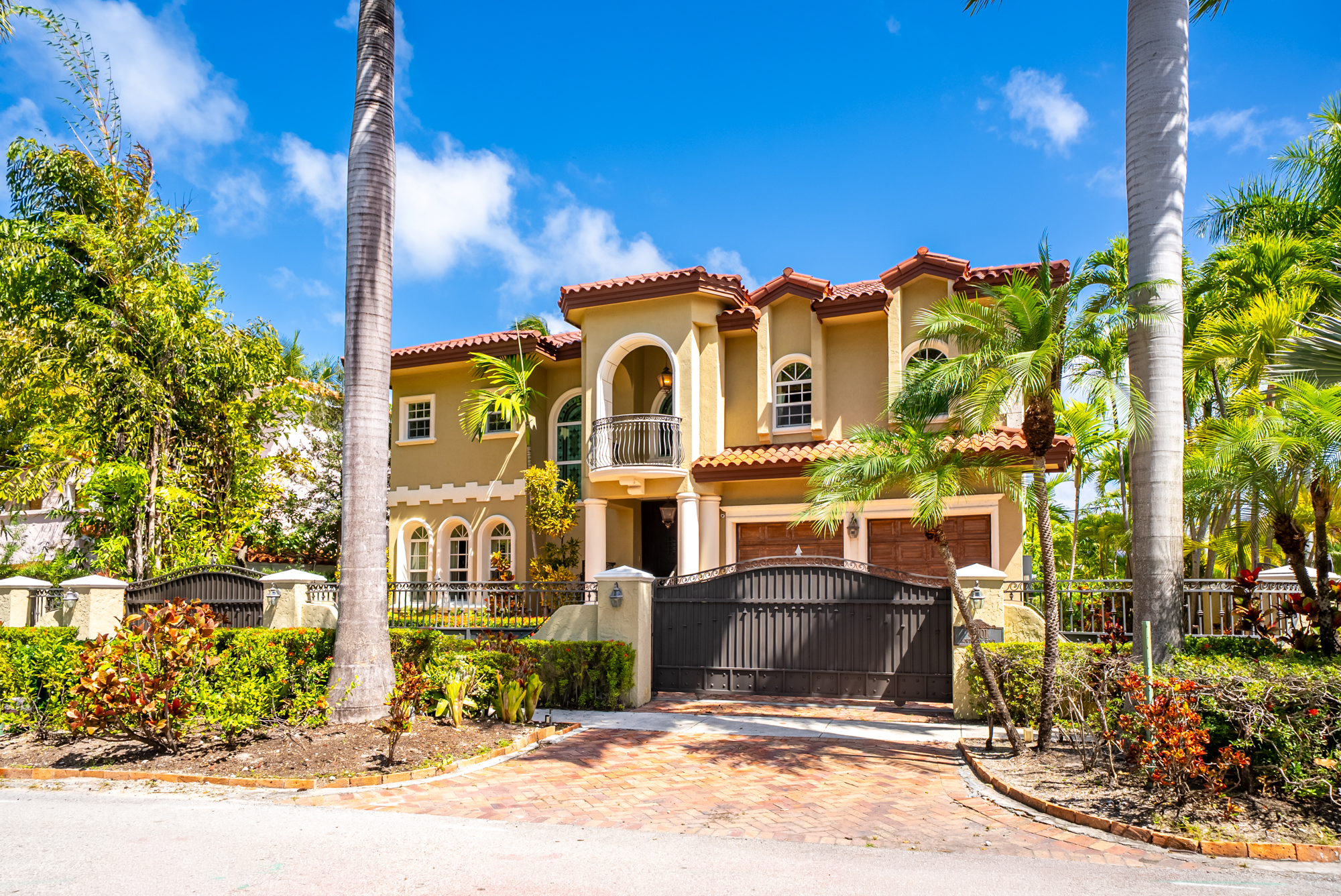 4501 N Bay Road Miami Beach FL 33140