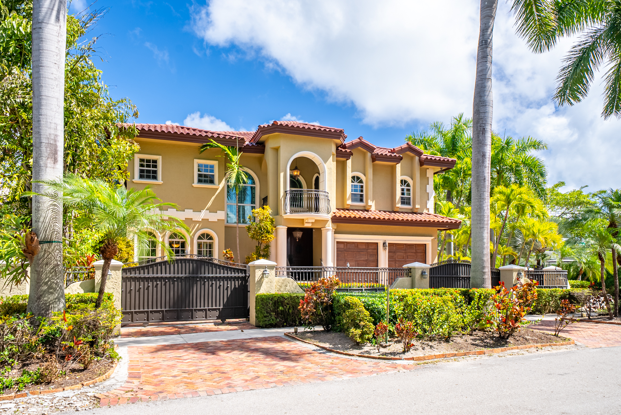 4501 N Bay Road Miami Beach FL 33140