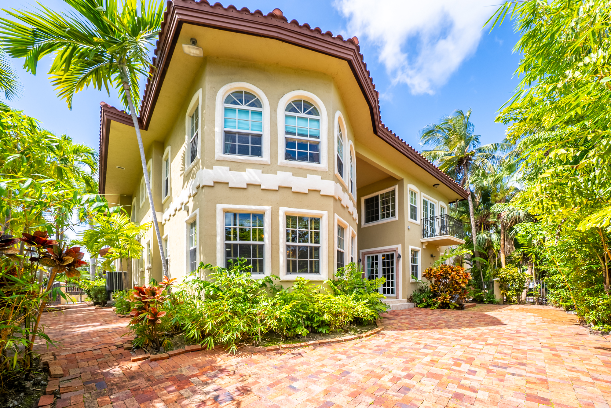 4501 N Bay Road Miami Beach FL 33140