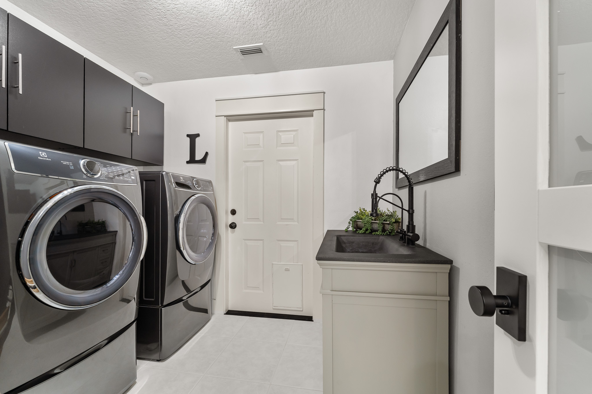 2072 SE Hanford Road Port St Lucie FL 34952