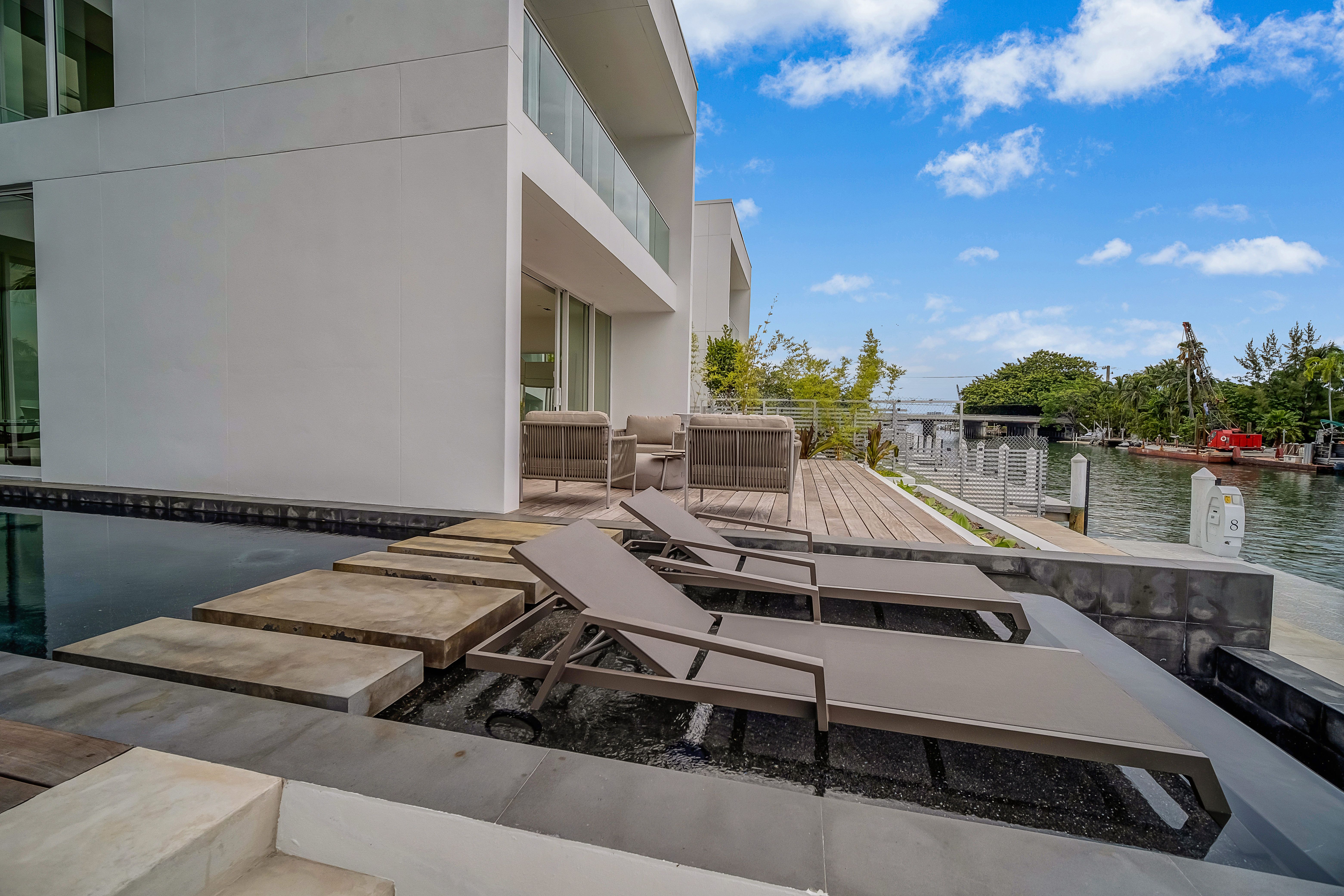 1011 W 48th Street Miami Beach FL 33140