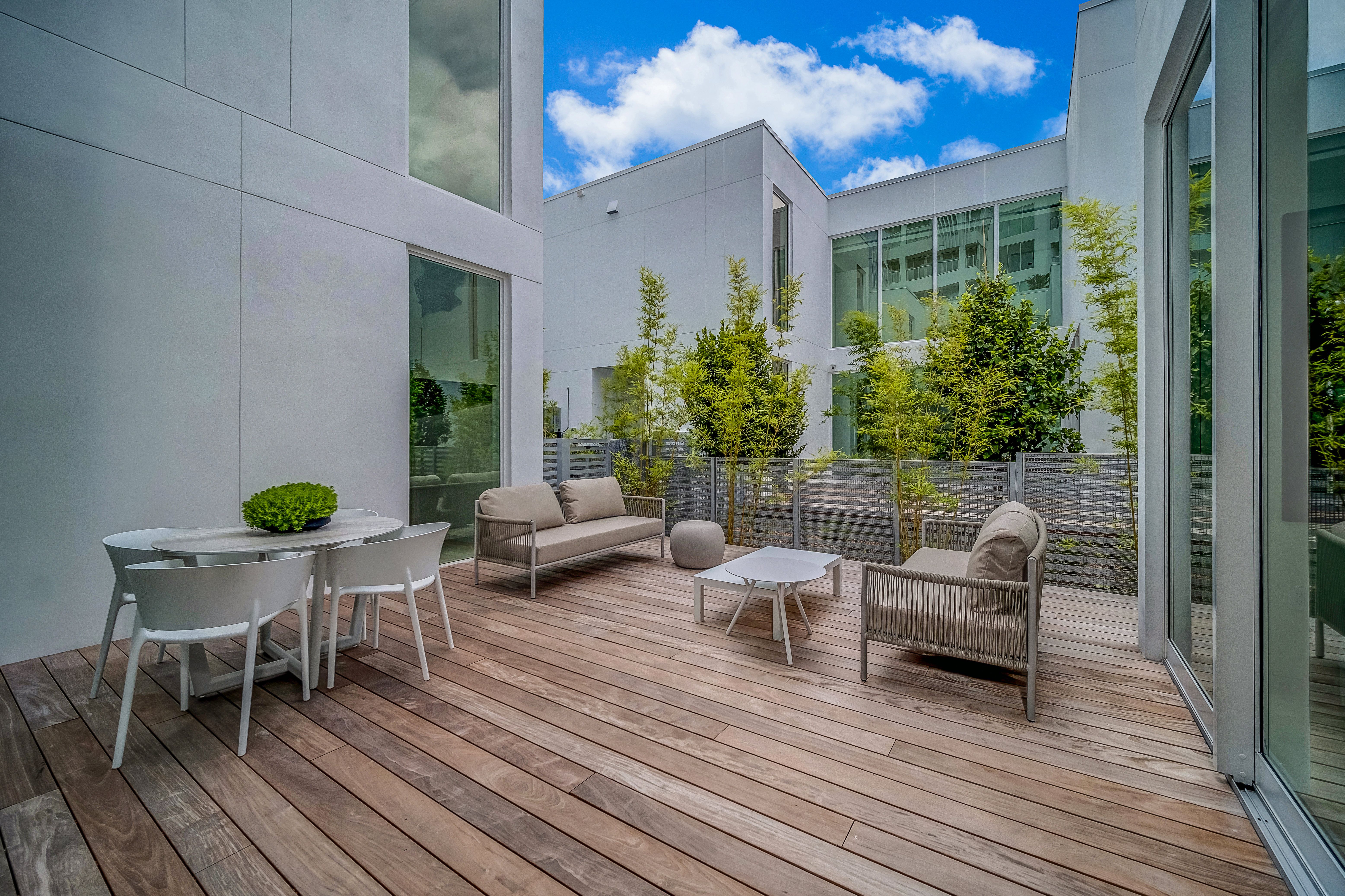 1011 W 48th Street Miami Beach FL 33140
