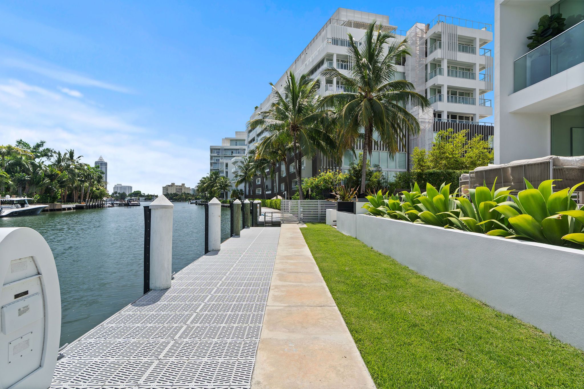 1011 W 48th Street Miami Beach FL 33140