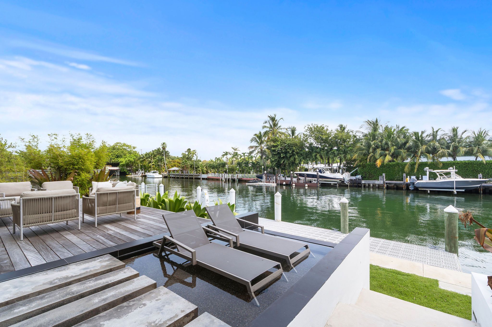 1011 W 48th Street Miami Beach FL 33140