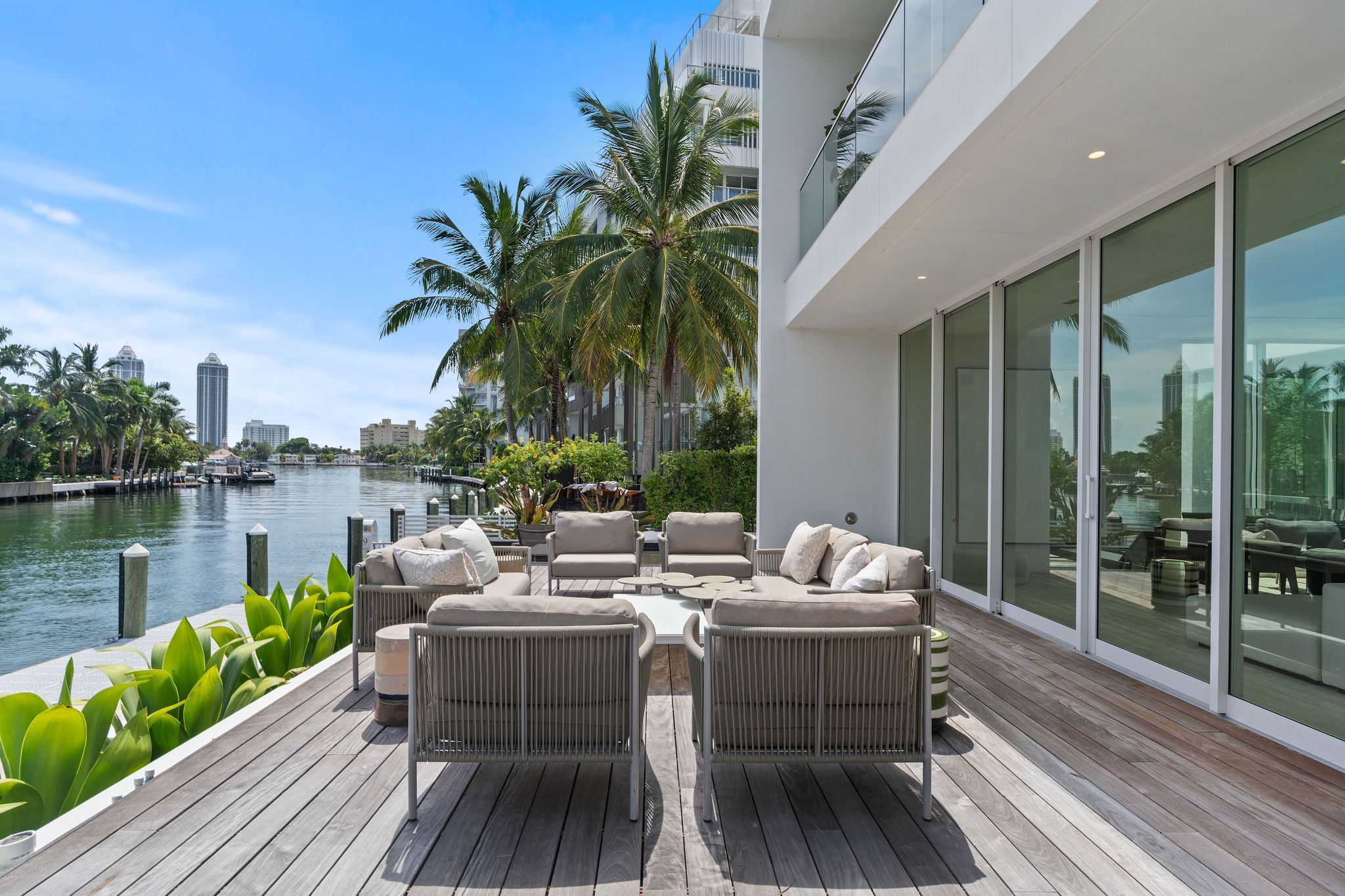 1011 W 48th Street Miami Beach FL 33140