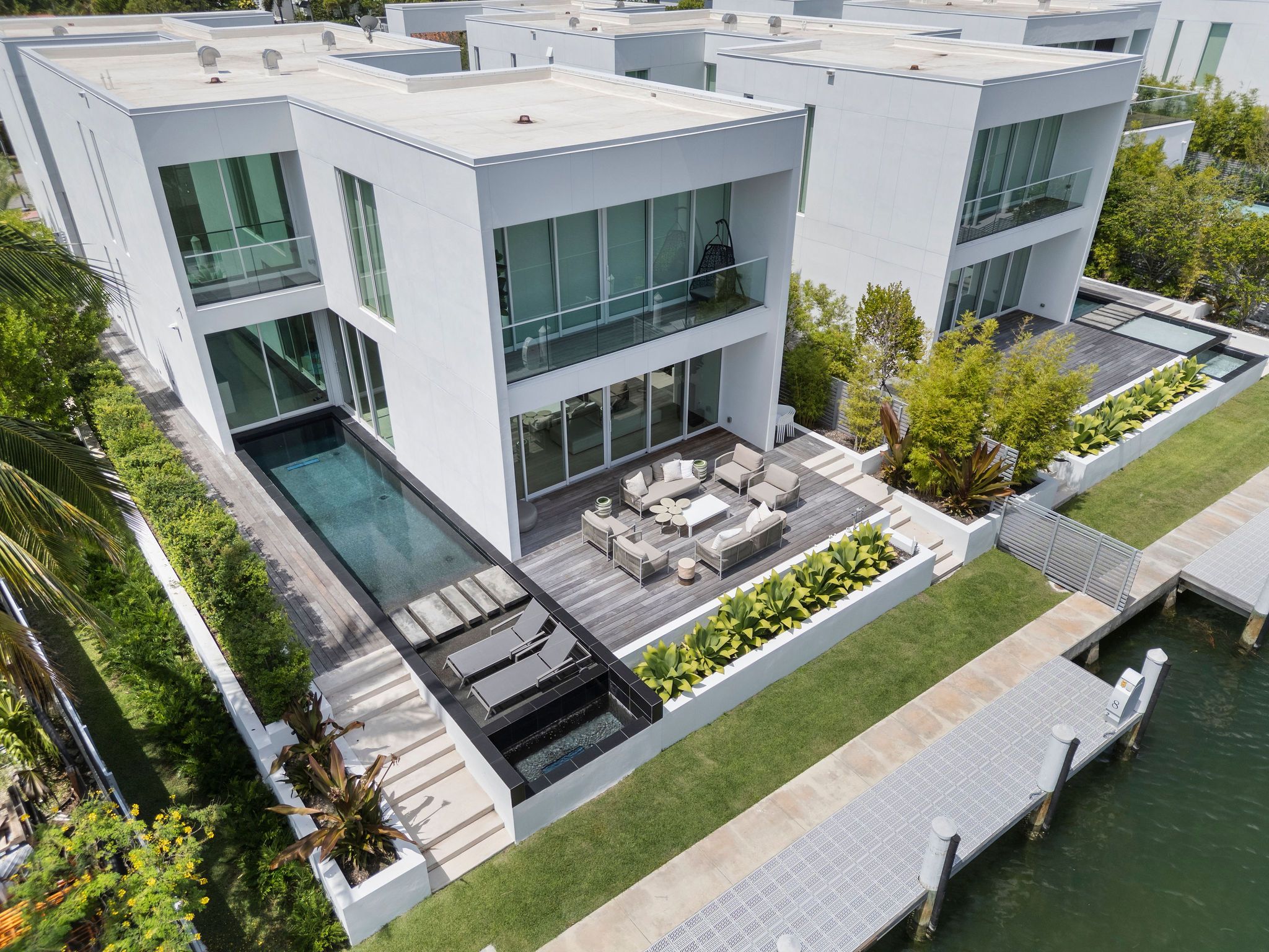 1011 W 48th Street Miami Beach FL 33140