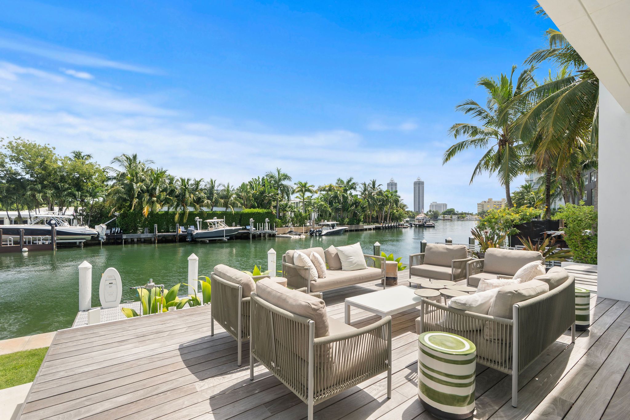 1011 W 48th Street Miami Beach FL 33140