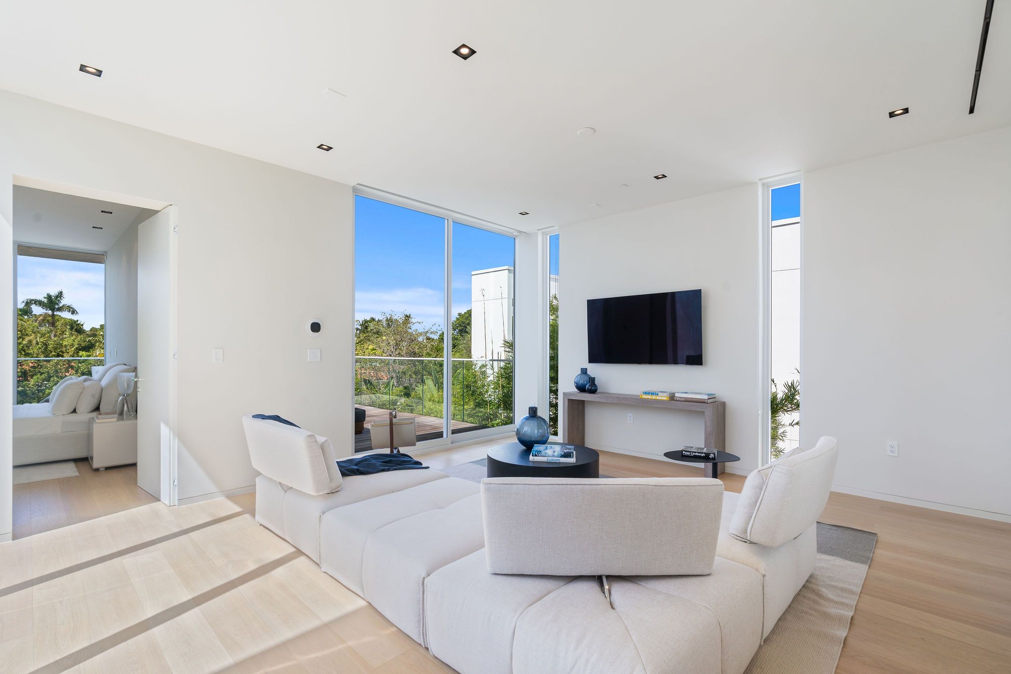 1011 W 48th Street Miami Beach FL 33140