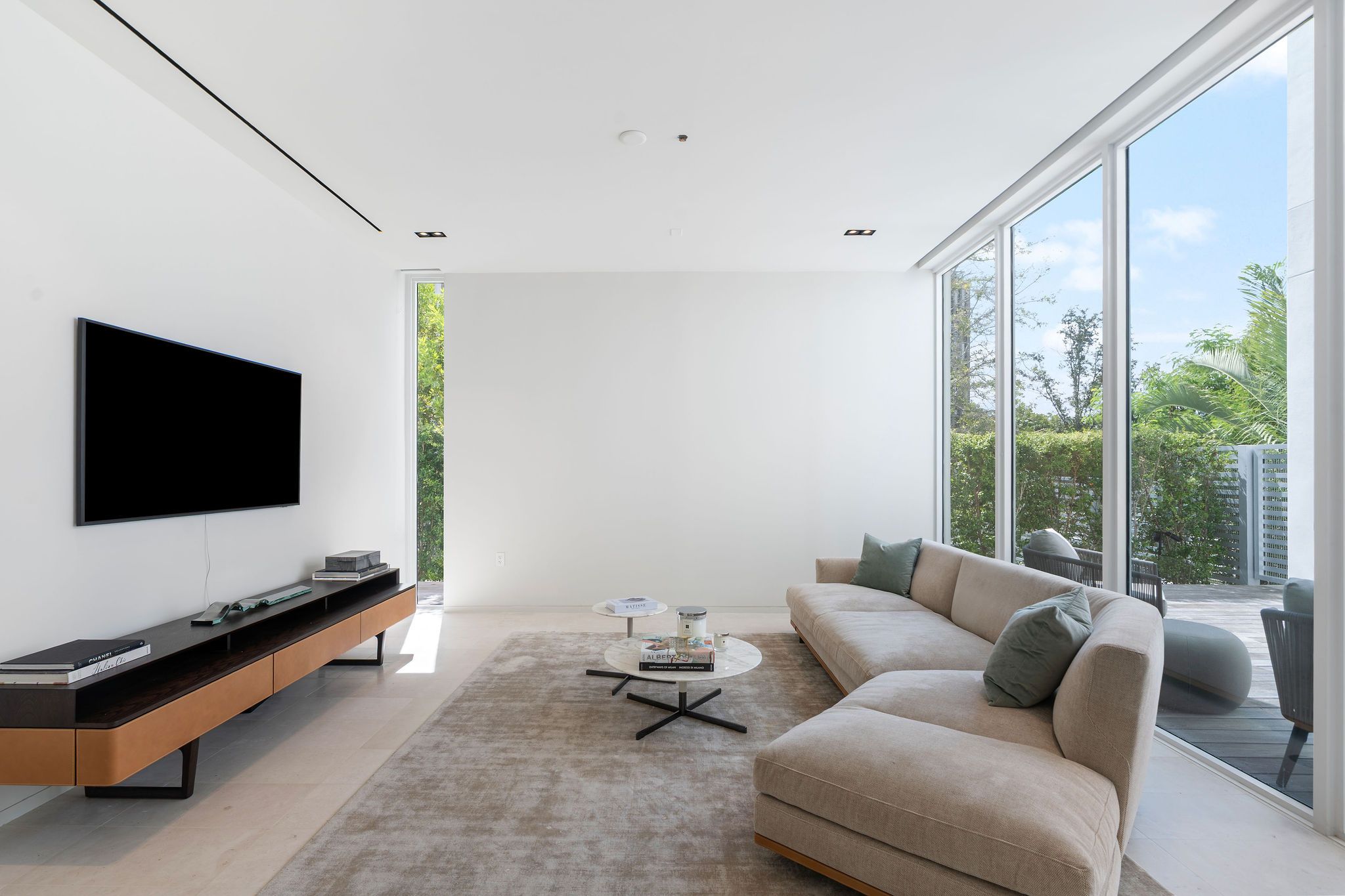 1011 W 48th Street Miami Beach FL 33140
