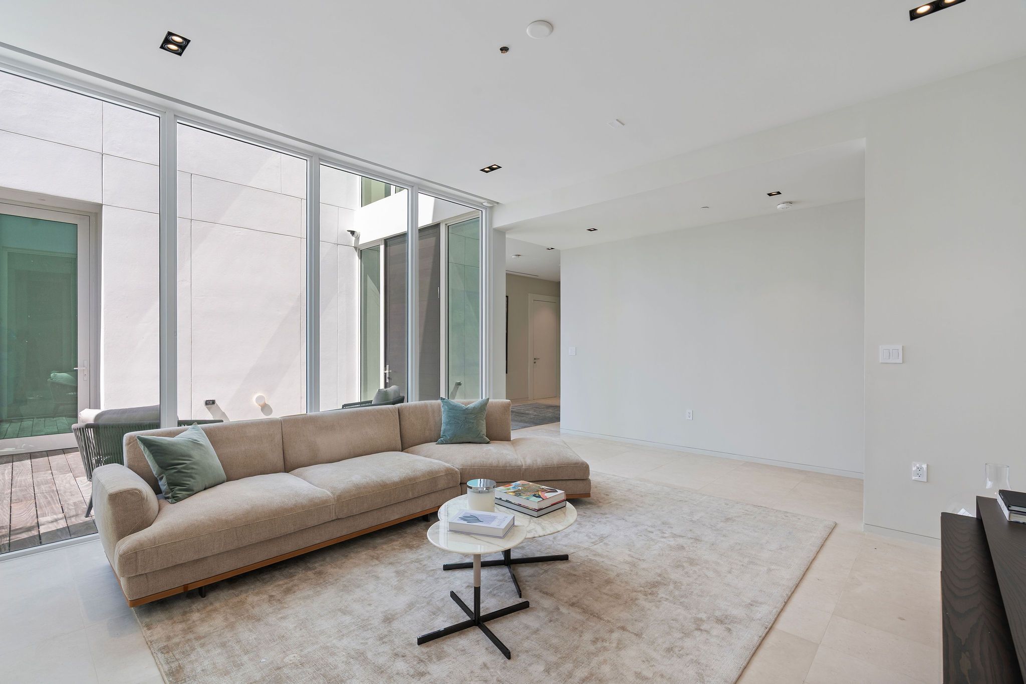 1011 W 48th Street Miami Beach FL 33140