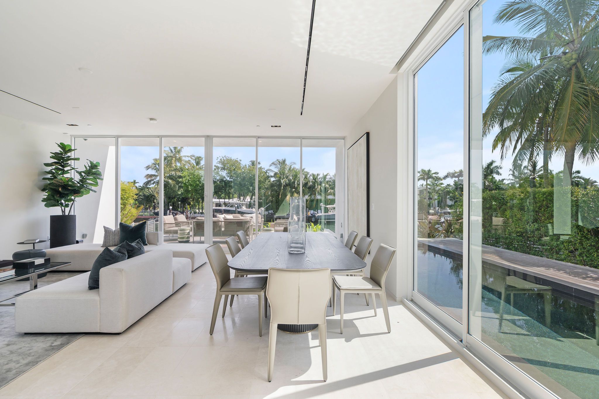 1011 W 48th Street Miami Beach FL 33140