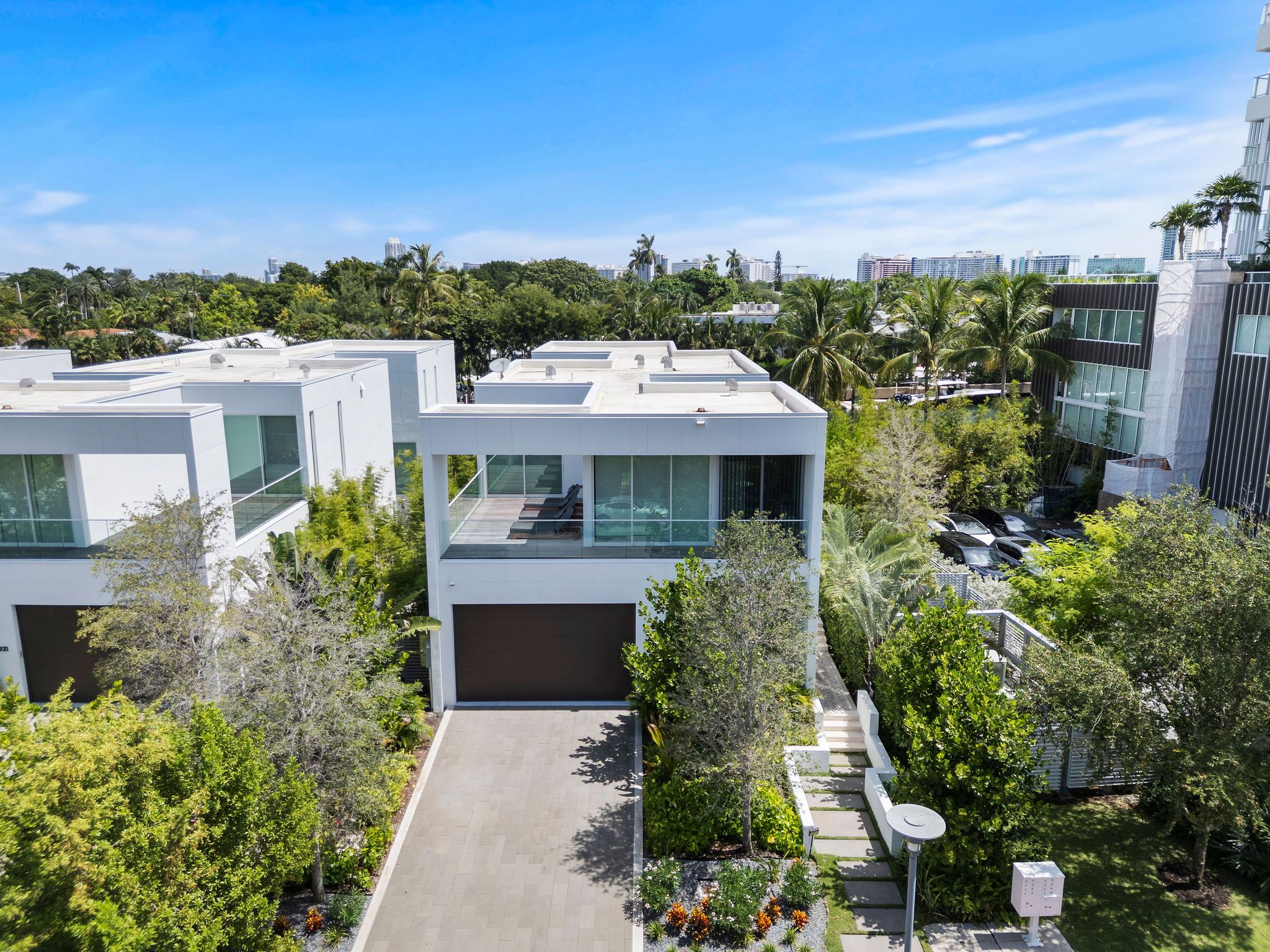 1011 W 48th Street Miami Beach FL 33140