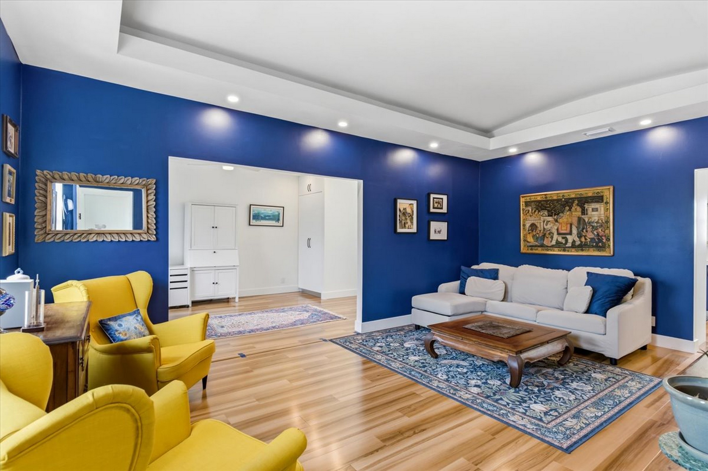 2463 Pine Tree Drive Miami Beach FL 33140