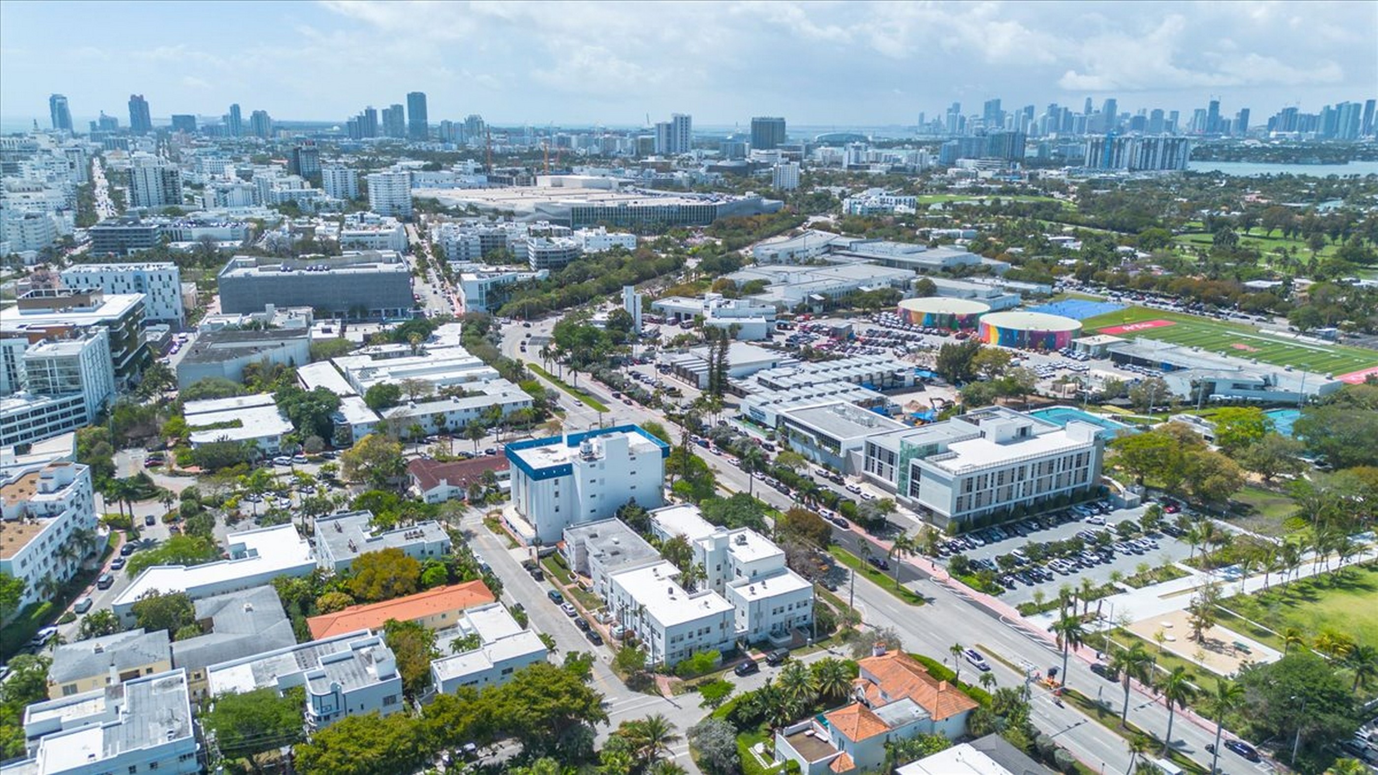 2463 Pine Tree Drive Miami Beach FL 33140