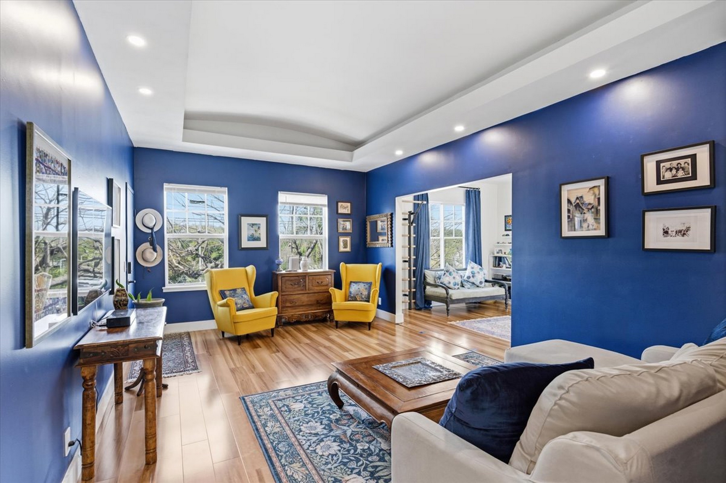 2463 Pine Tree Drive Miami Beach FL 33140