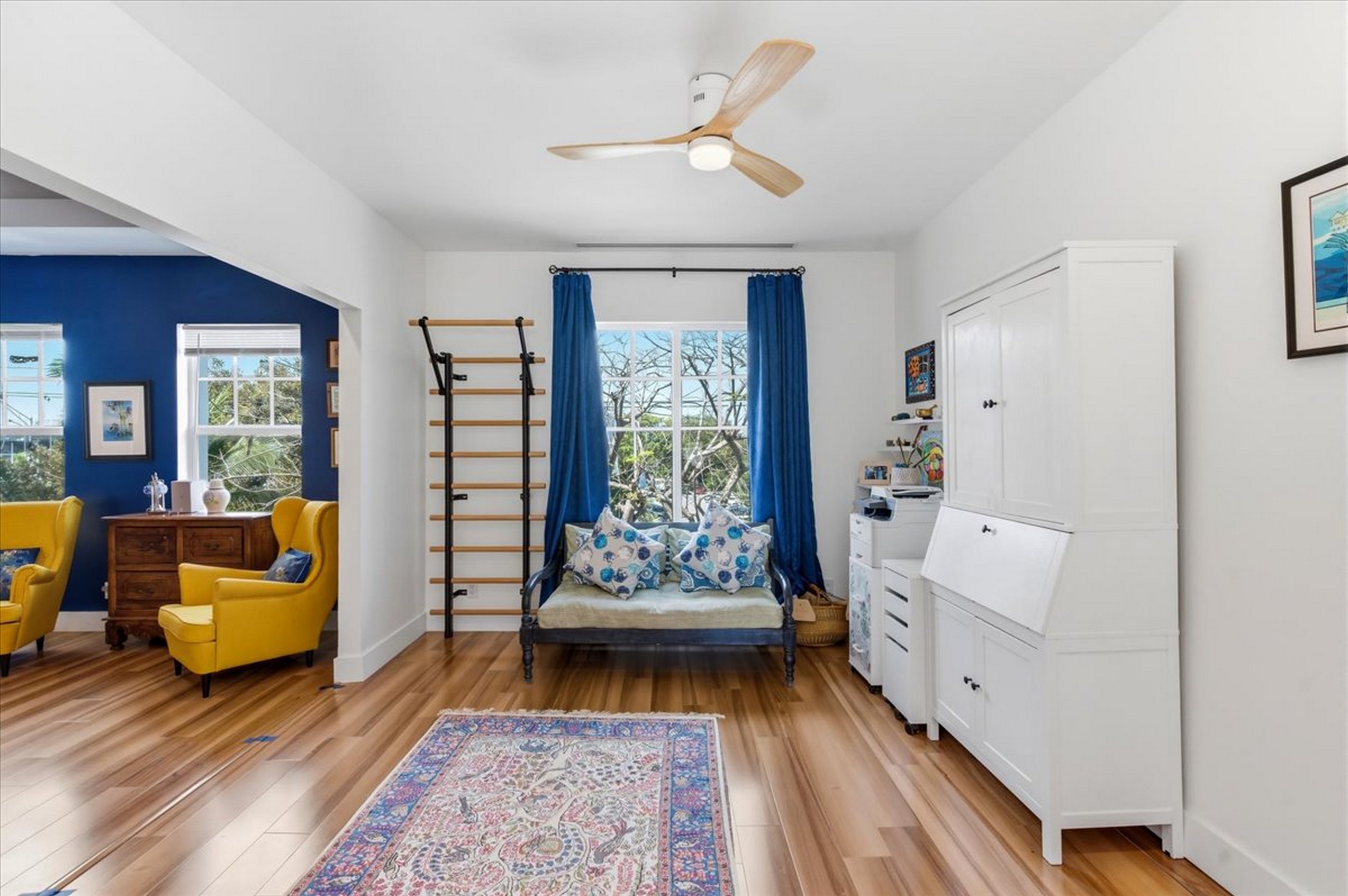 2463 Pine Tree Drive Miami Beach FL 33140