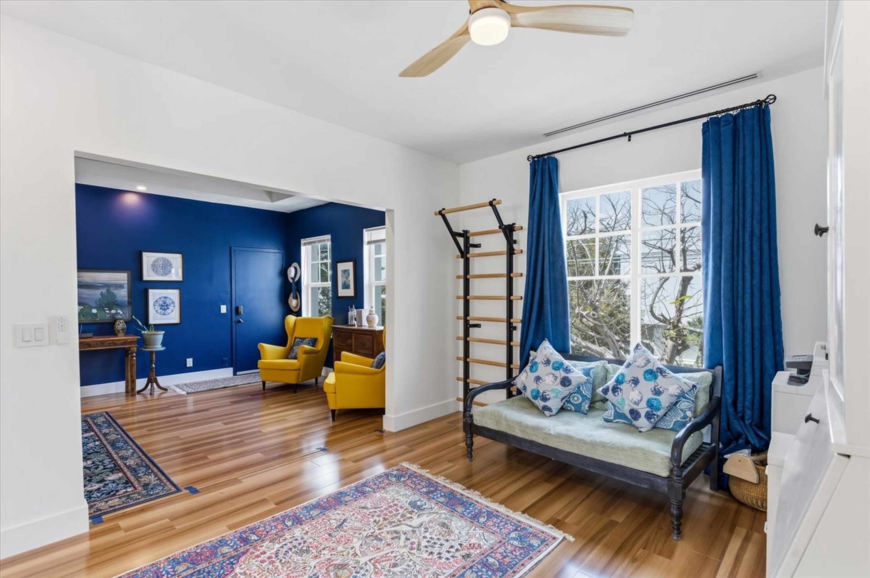 2463 Pine Tree Drive Miami Beach FL 33140