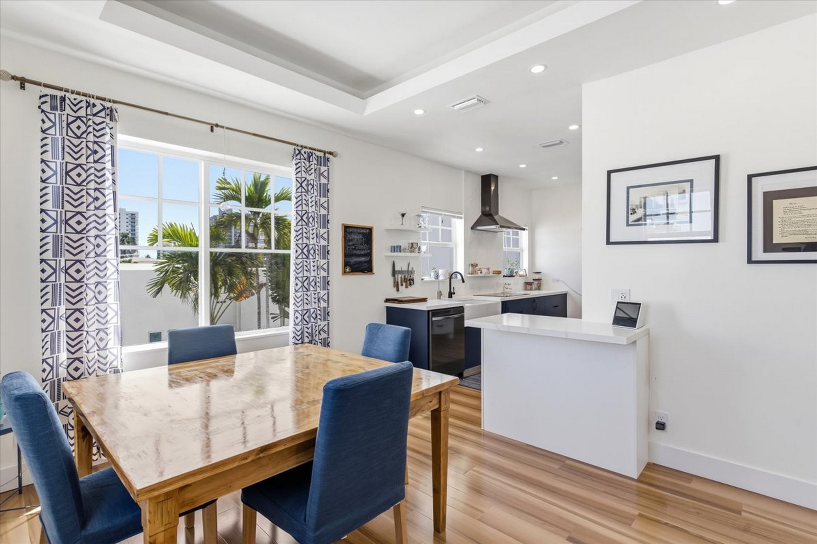 2463 Pine Tree Drive Miami Beach FL 33140