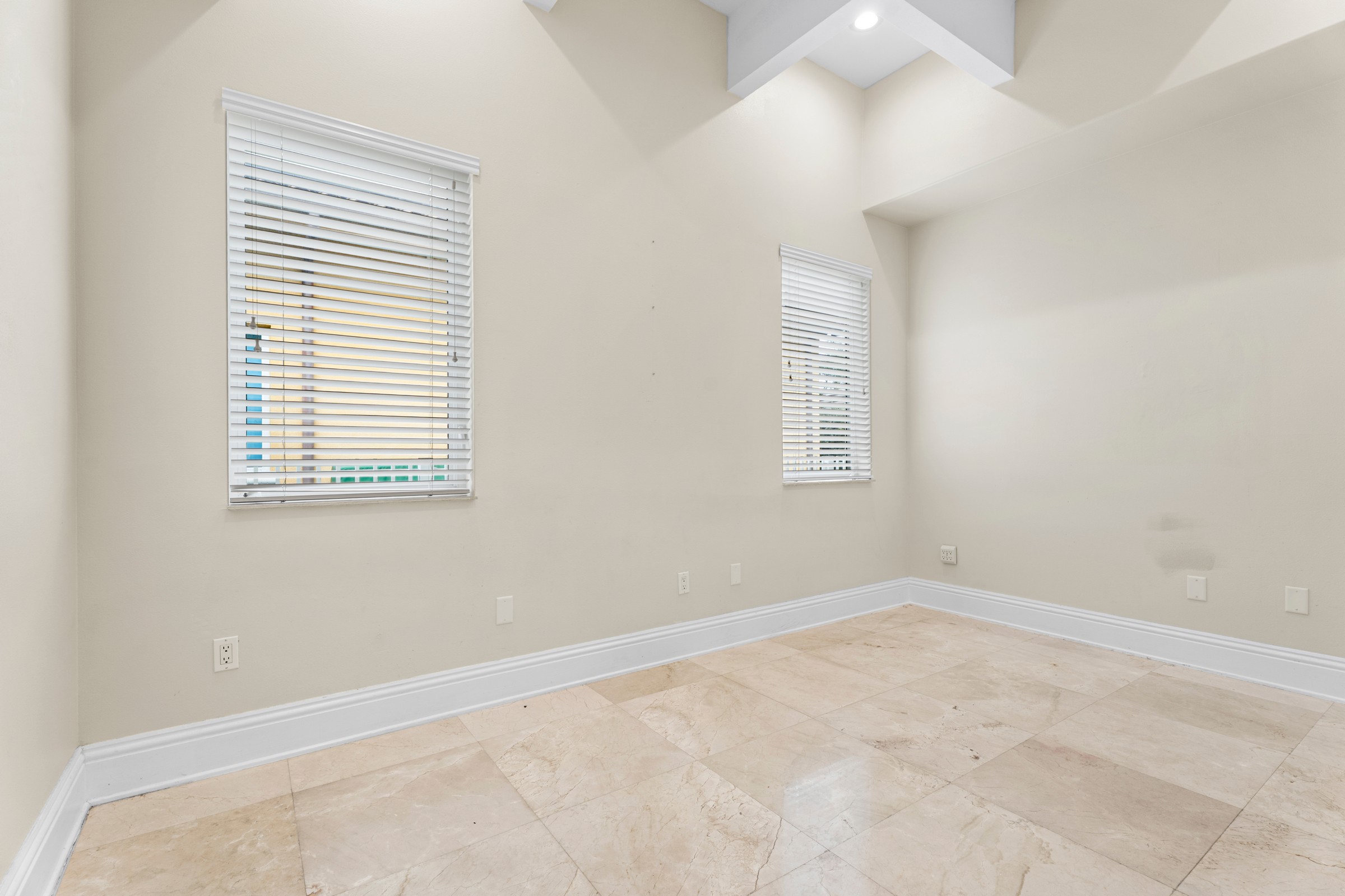 2665 NW 100th Avenue Doral FL 33172