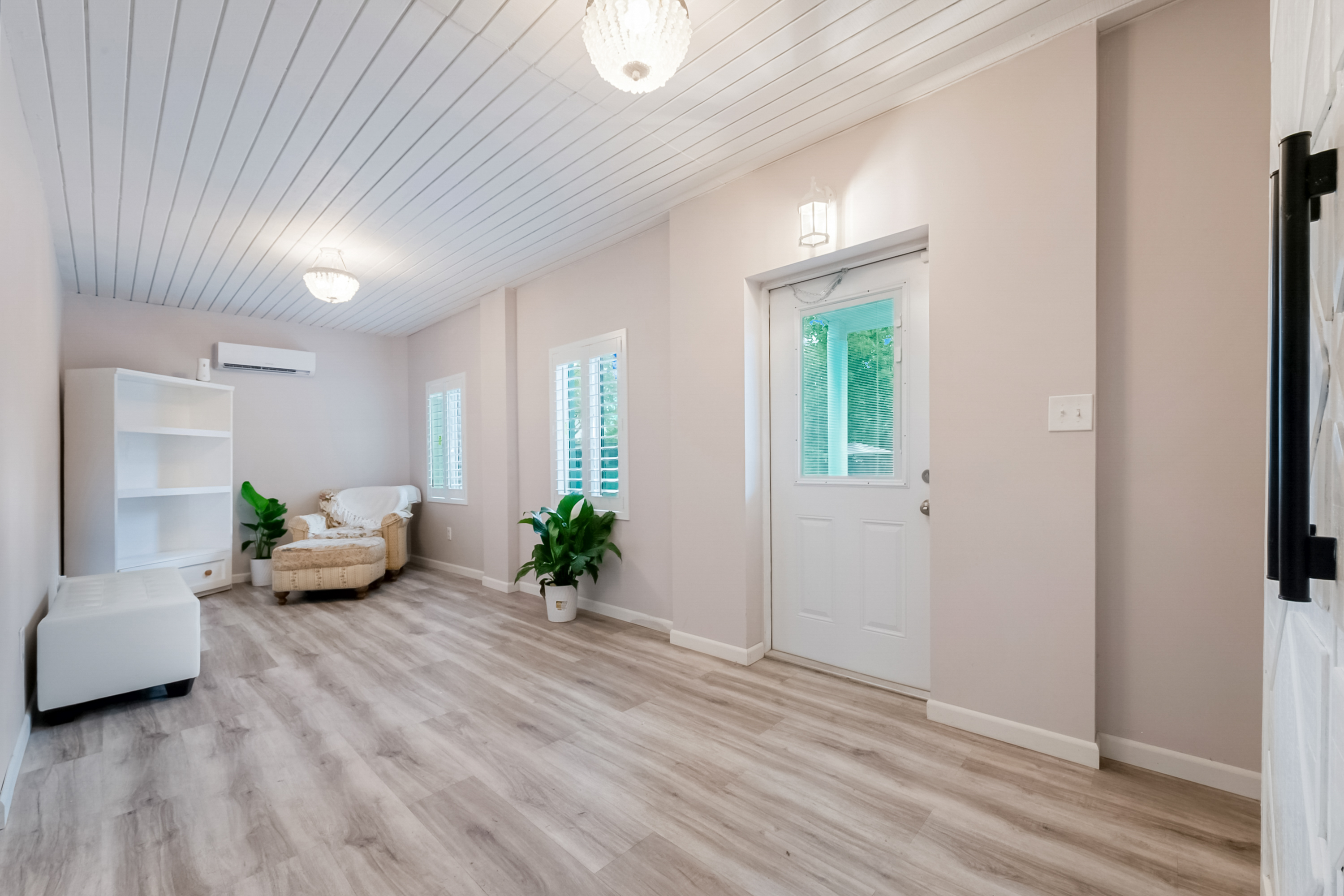 6350 NW 39th Terrace Virginia Gardens FL 33166