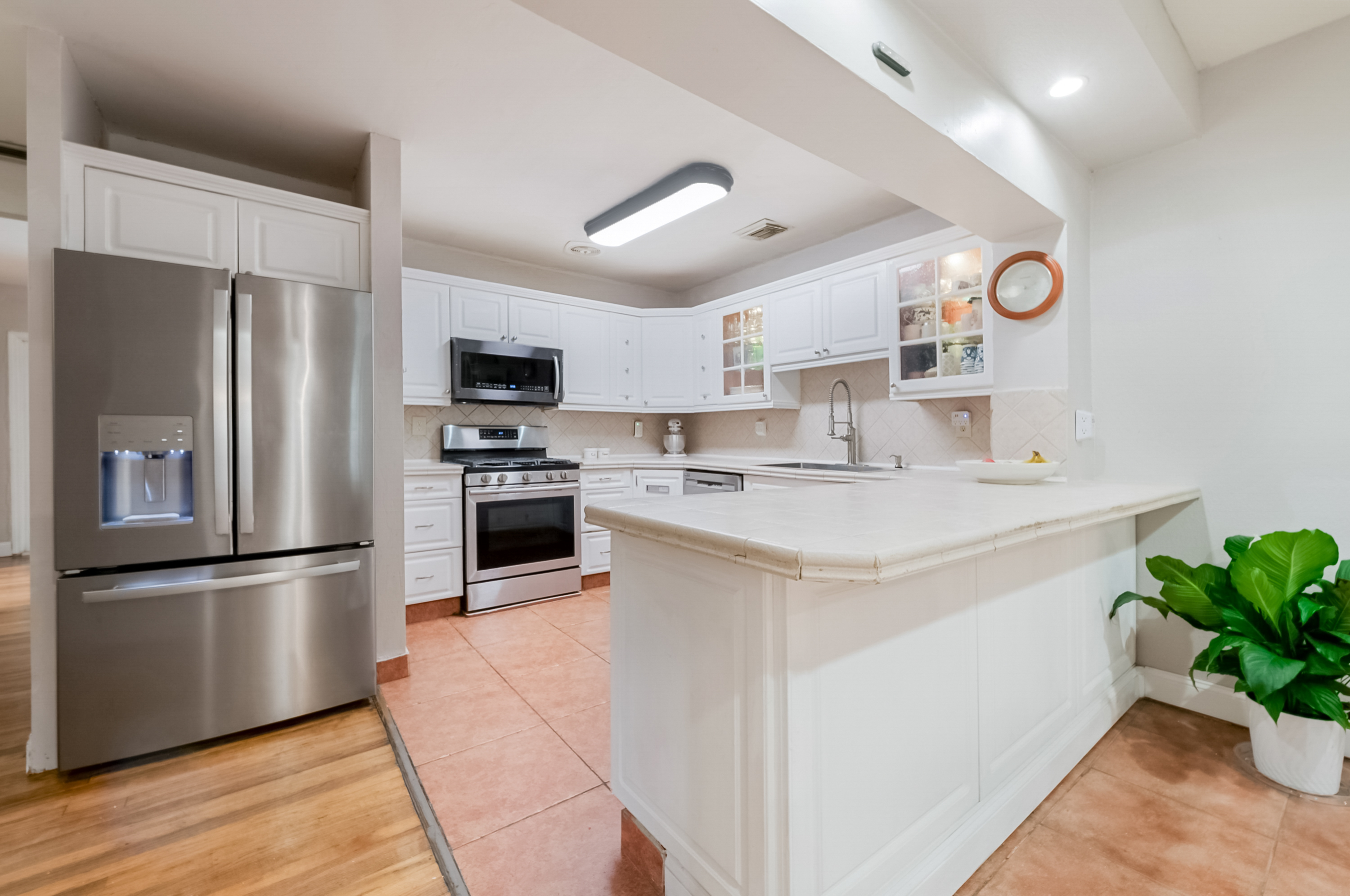 6350 NW 39th Terrace Virginia Gardens FL 33166