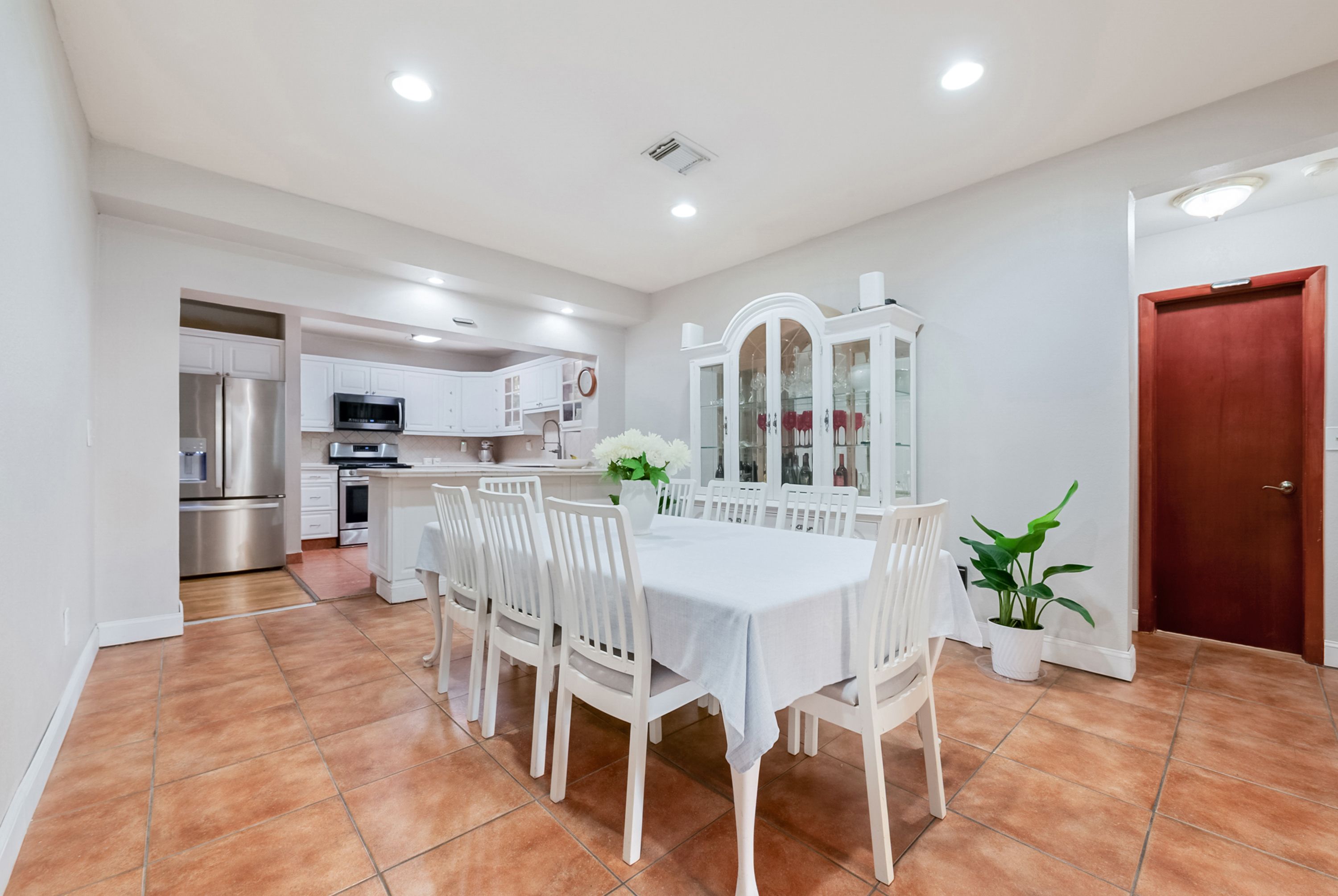 6350 NW 39th Terrace Virginia Gardens FL 33166