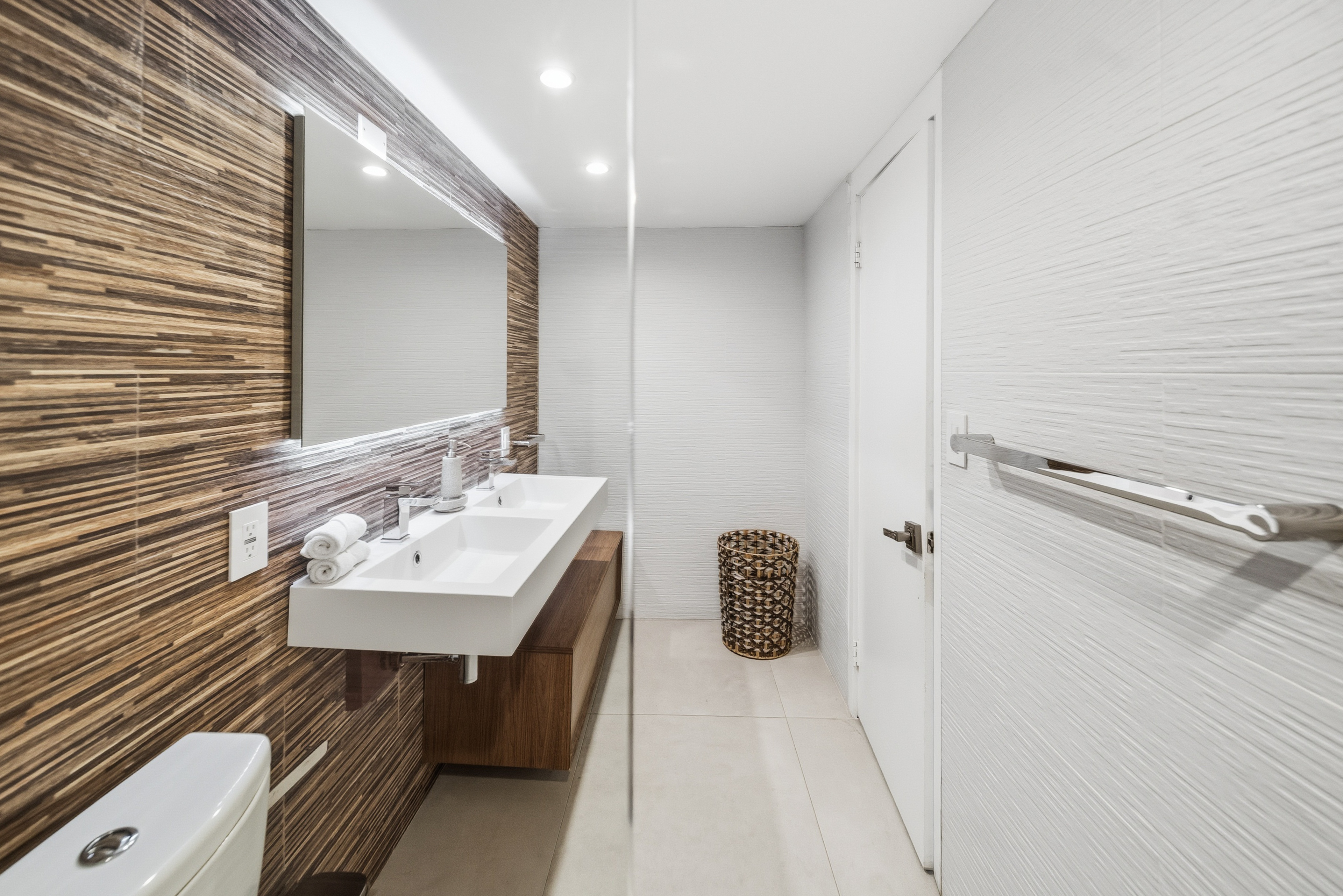 5750 Collins Avenue Miami Beach FL 33140