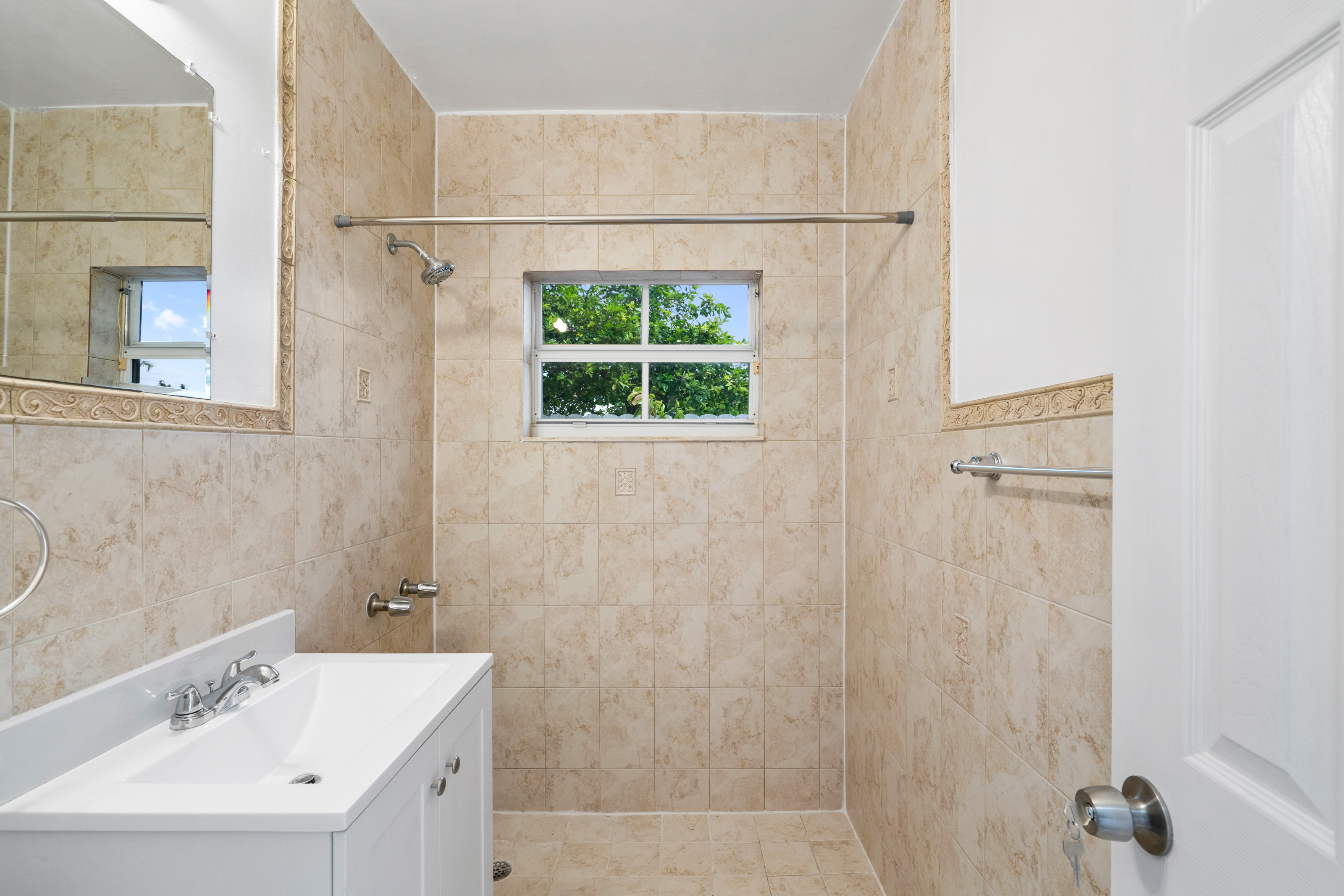 1381 W 63rd Street Hialeah FL 33012