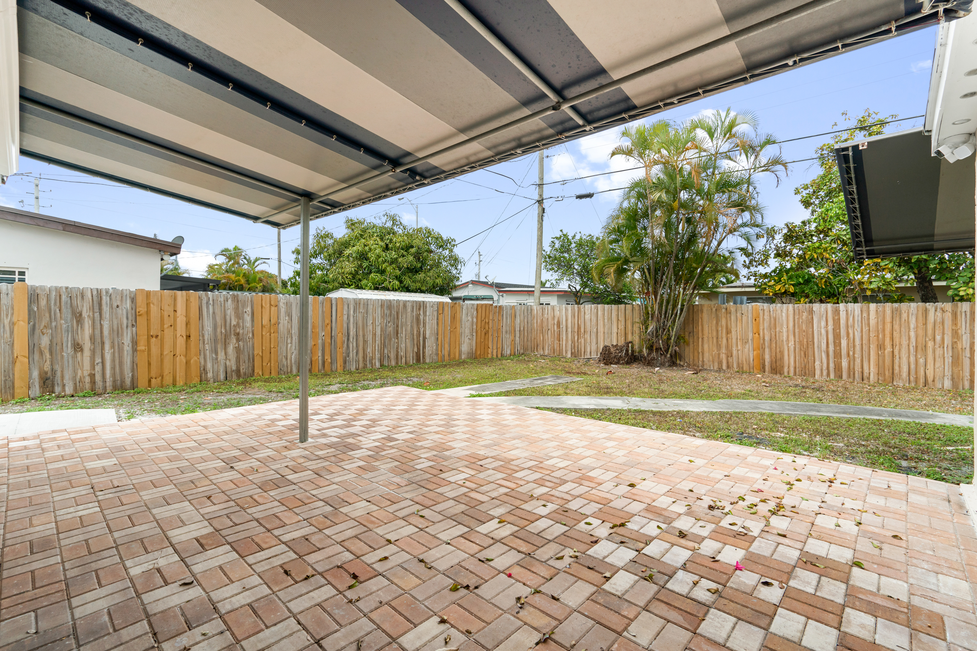 1381 W 63rd Street Hialeah FL 33012