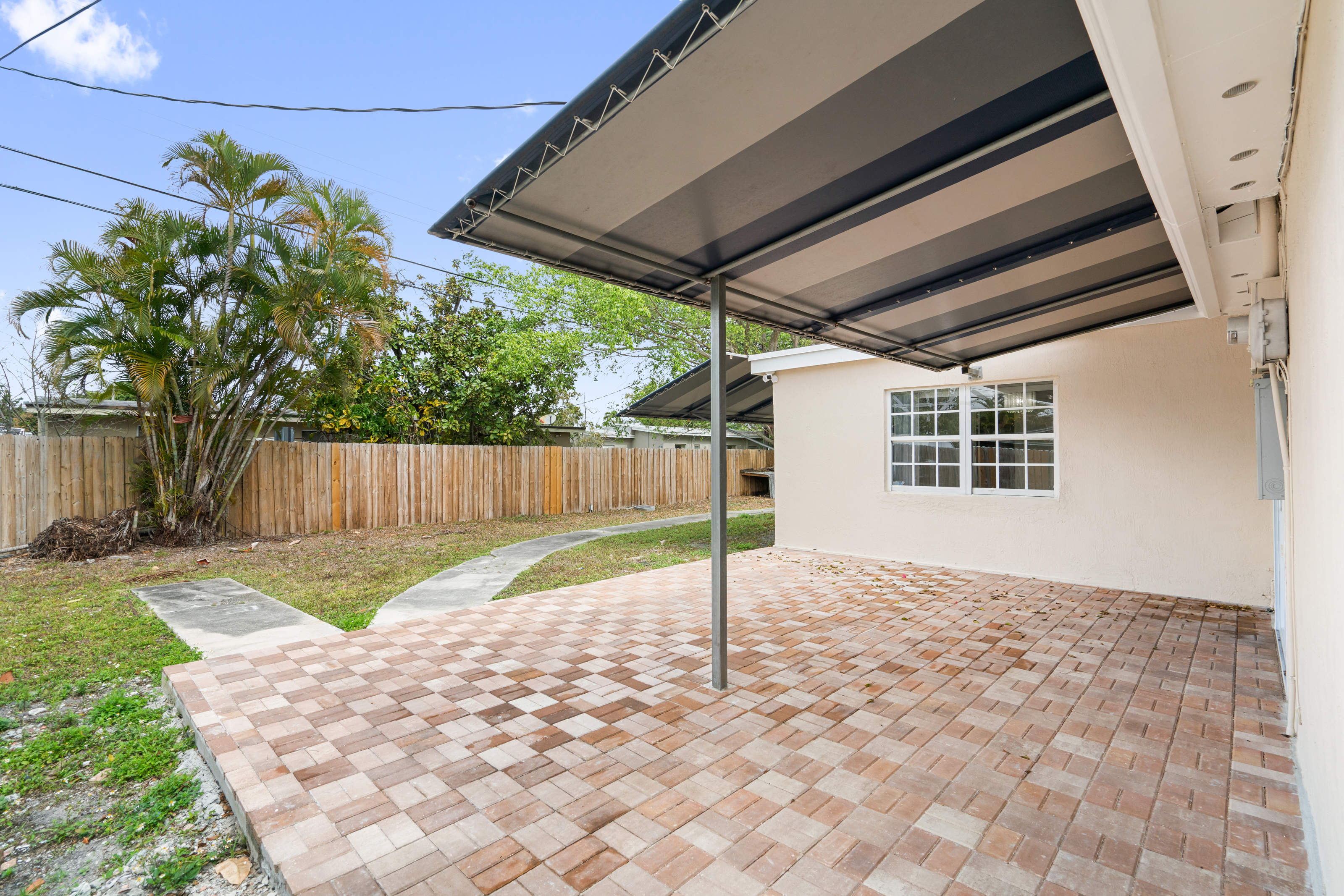 1381 W 63rd Street Hialeah FL 33012